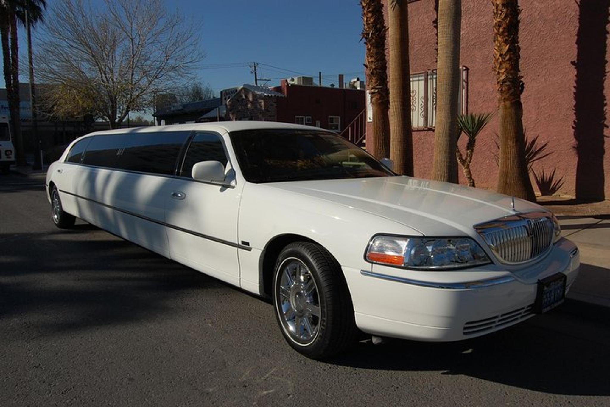 Las Vegas Airport Limousine Transfer - Image 3