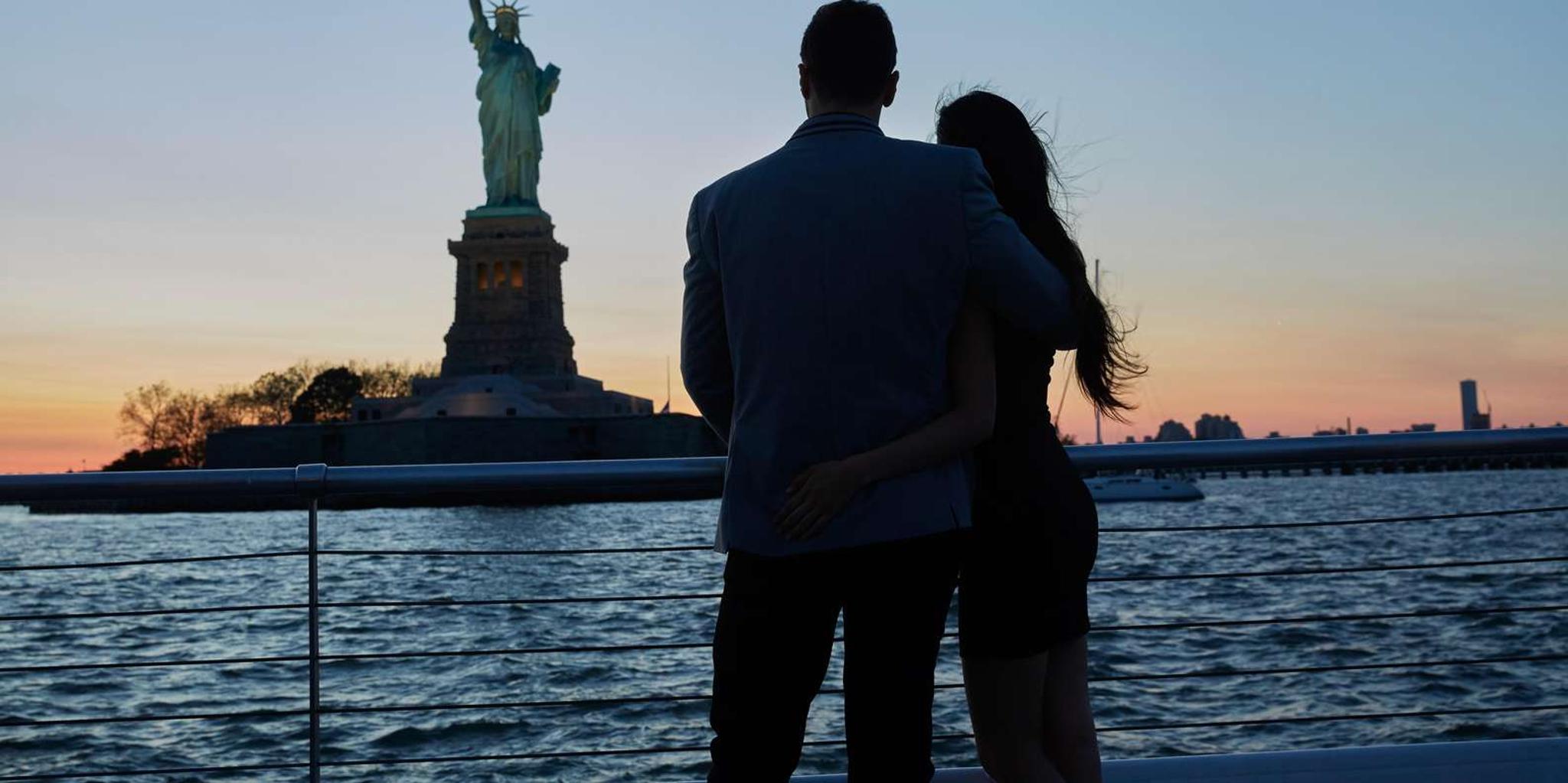 New York City Dining Cruise - Image 2