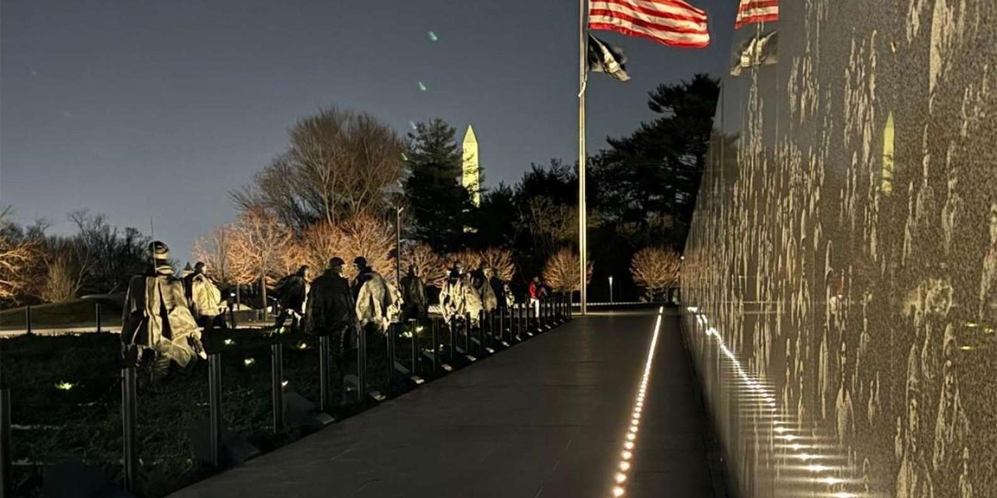 Washington DC Night Tour - Image 6