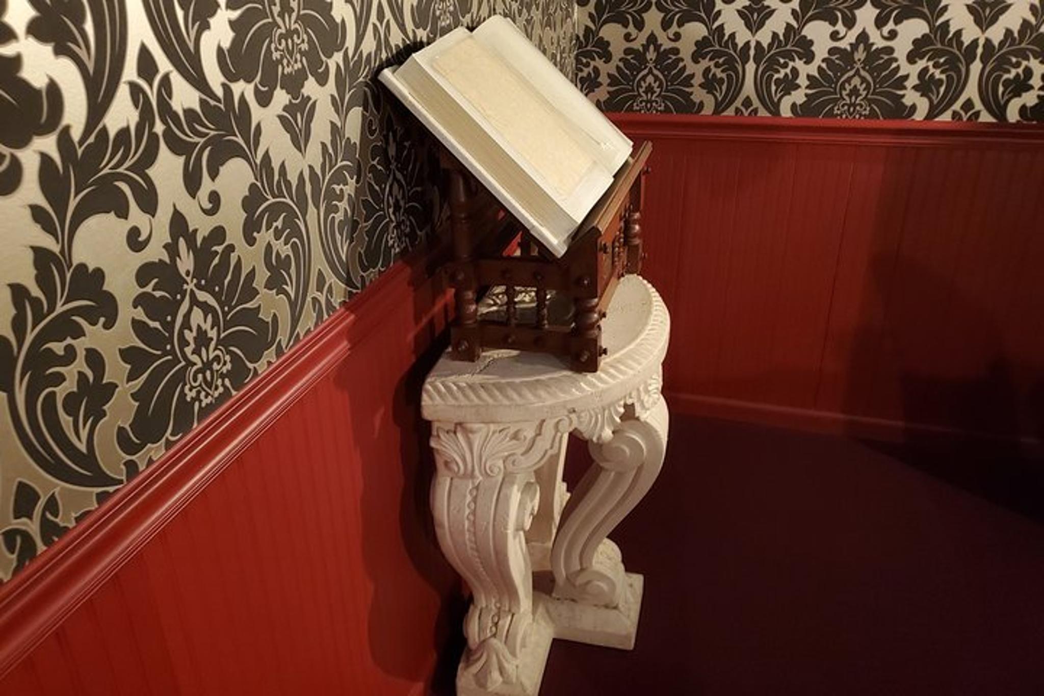 Salem Vampire's Lair Escape Room Game - Image 2