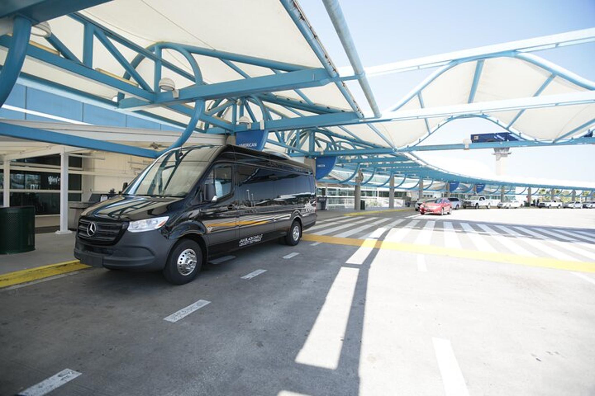 Jacksonville Airport Transportation - Image 6