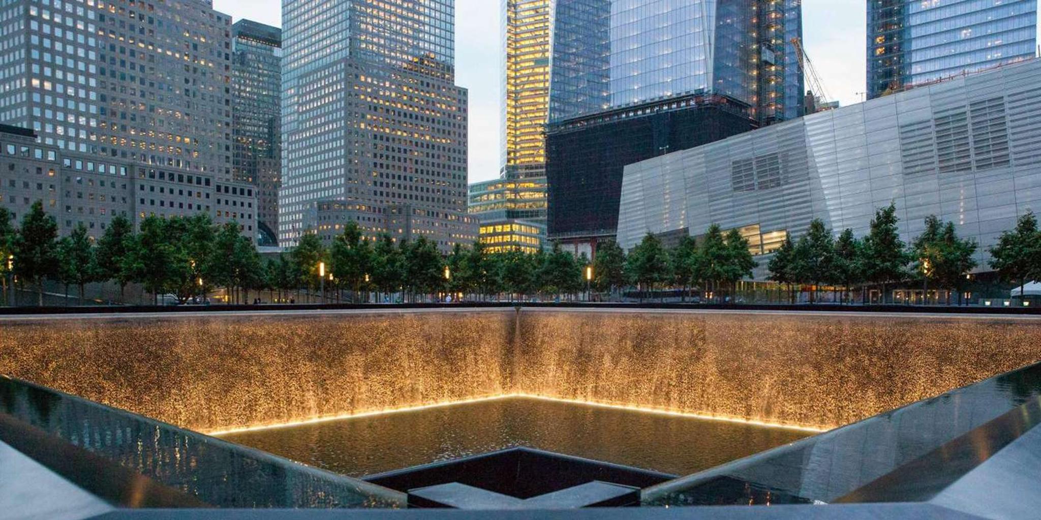 New York City Ground Zero Walking Tour with 9/11 Museum