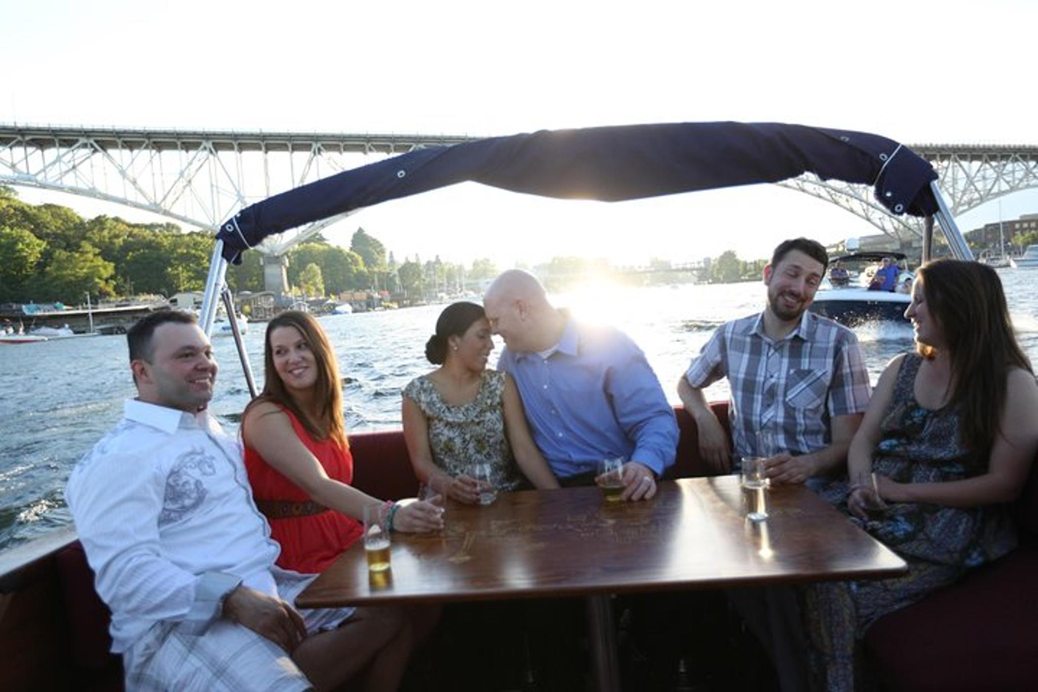 Seattle Sightseeing Floating Homes Cruise BYOB 2 hr - Image 5