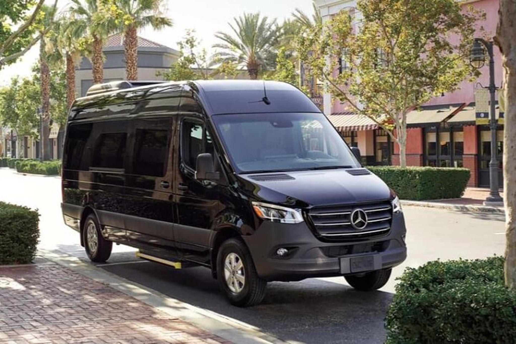 Oakland Private Airport Transfer - Image 1