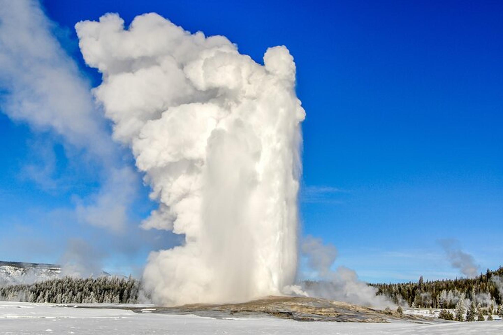 Yellowstone Tour Upper and Lower Loop 2 Days - Image 3