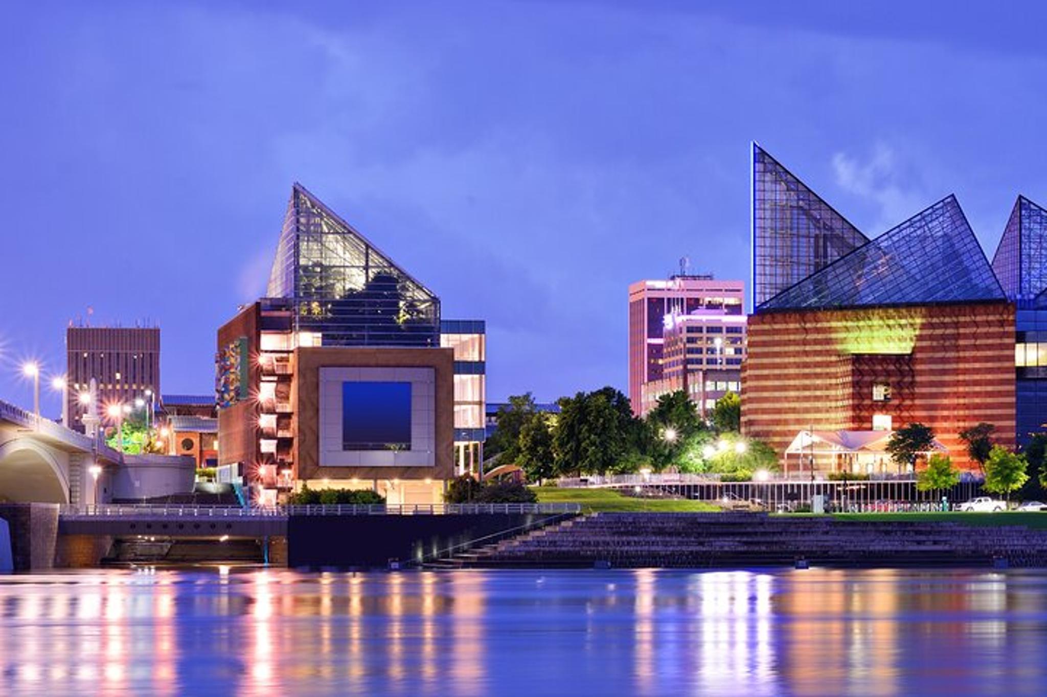 Chattanooga Airport Transfer for 7 to 13 Passengers - Image 5