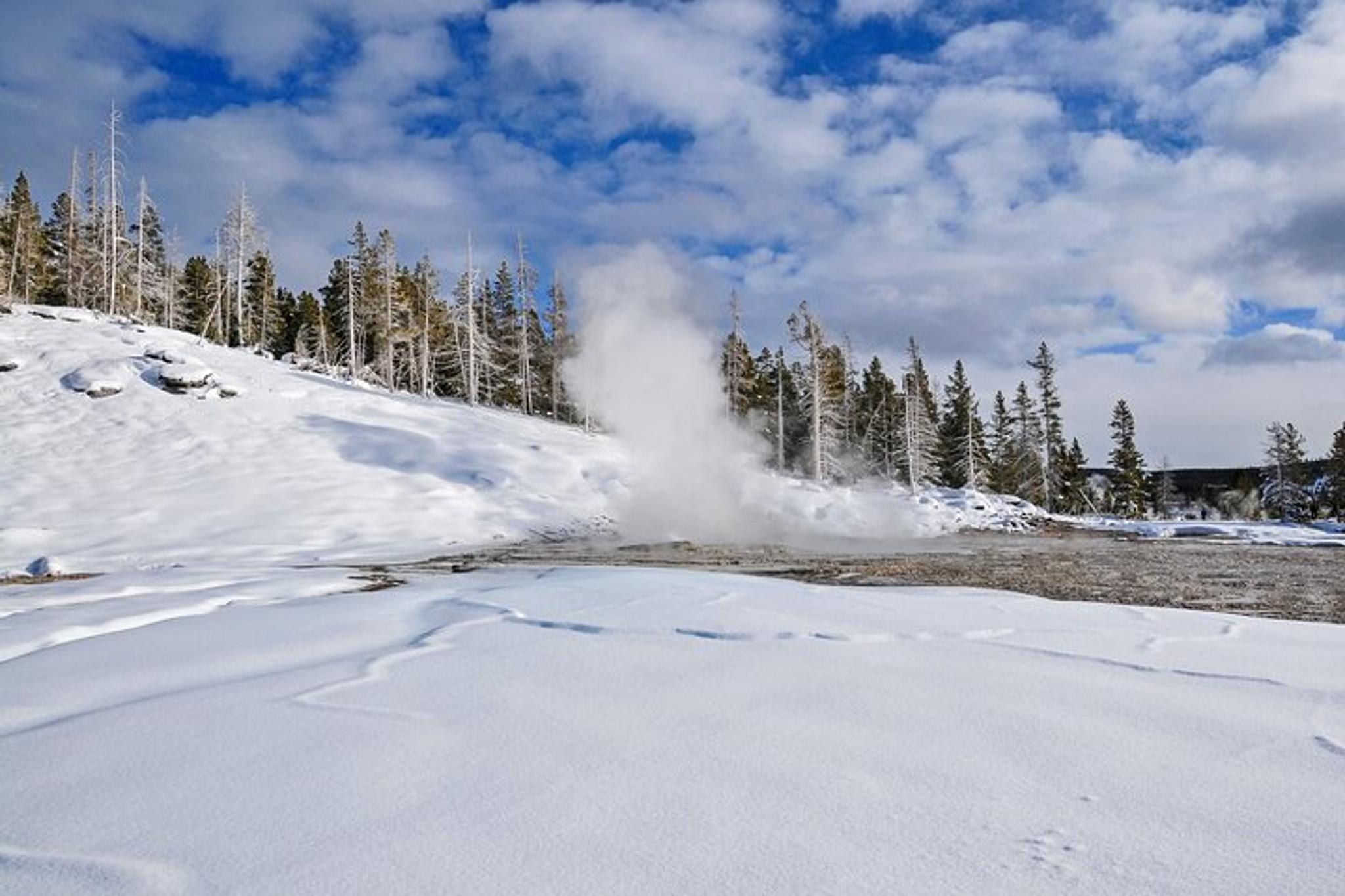 Yellowstone and Utah Mighty 5 Winter Tour 9-Day - Image 4