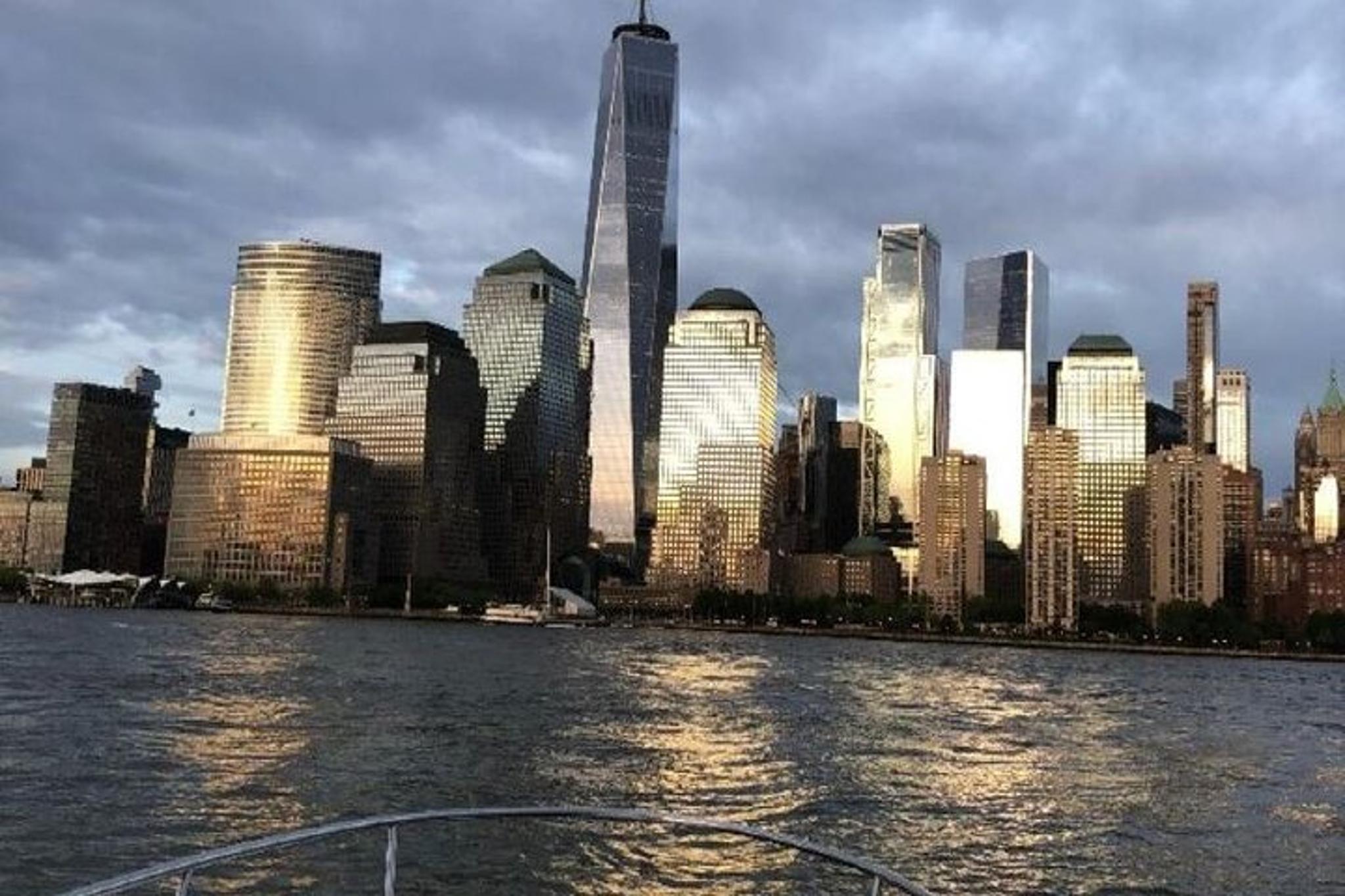 New York City Sunset Boat Tour - Image 6