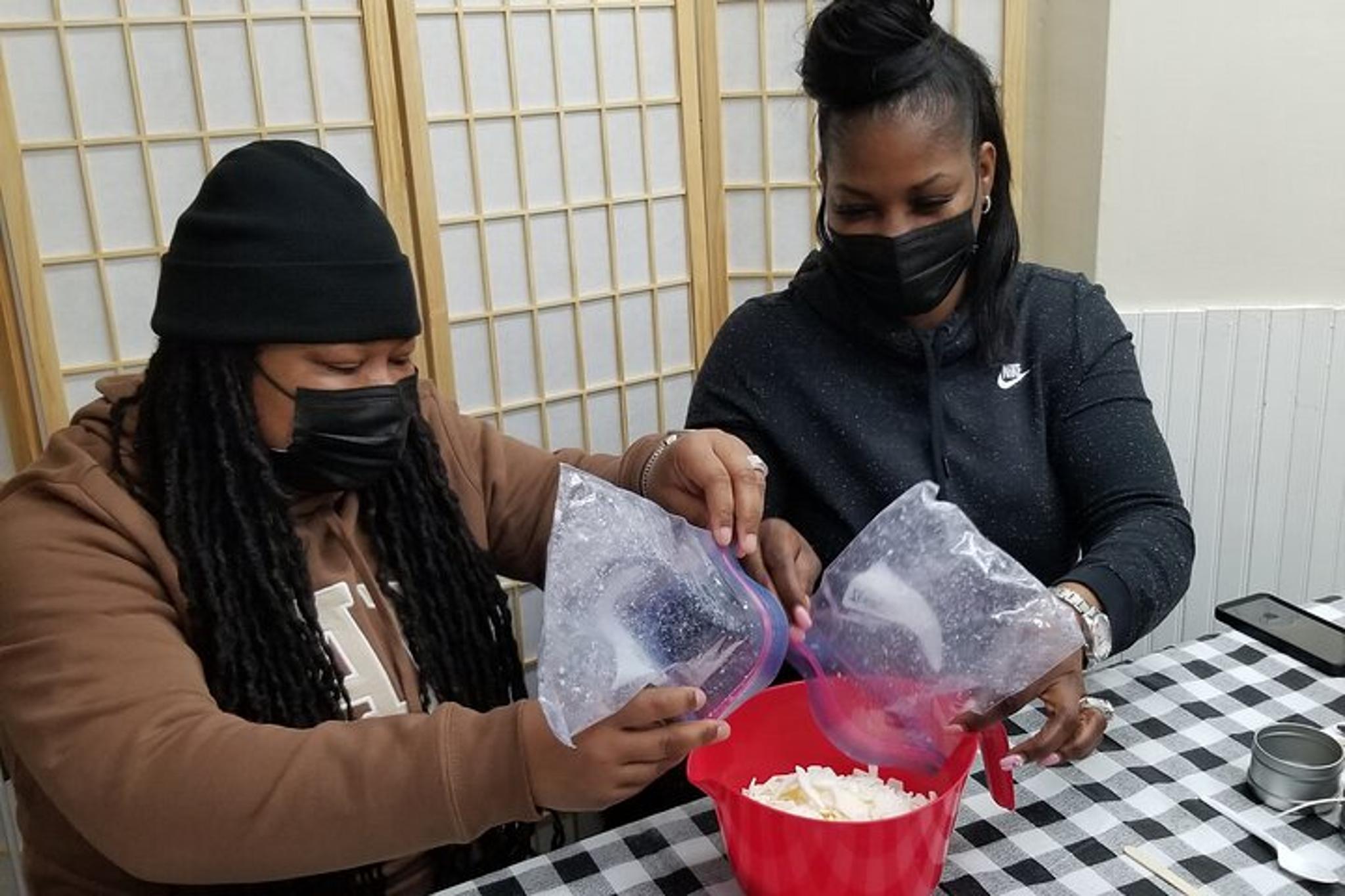 Candle Making Class in New York - Image 2