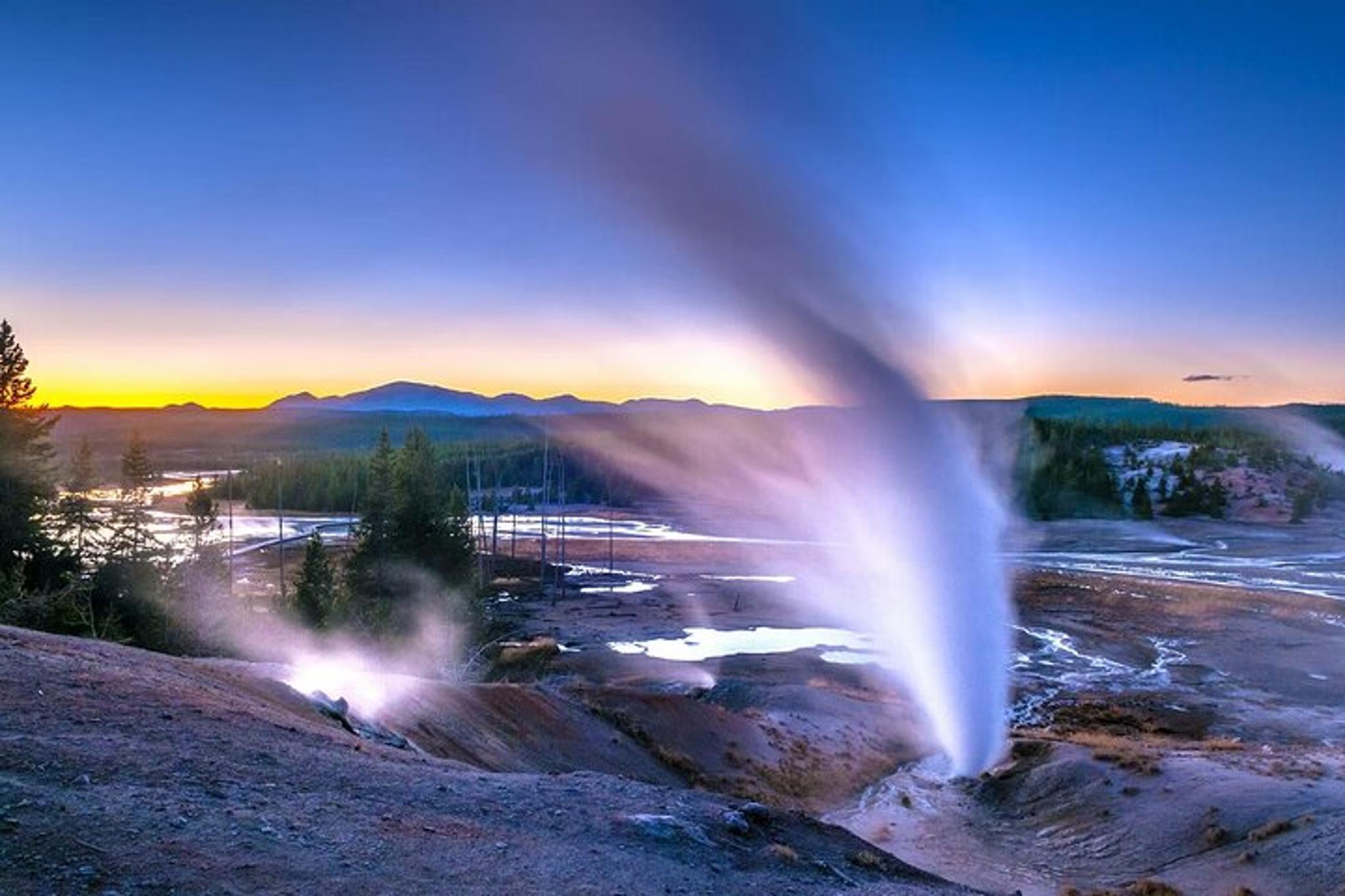 Yellowstone Park Private Full Day Tour - Image 2