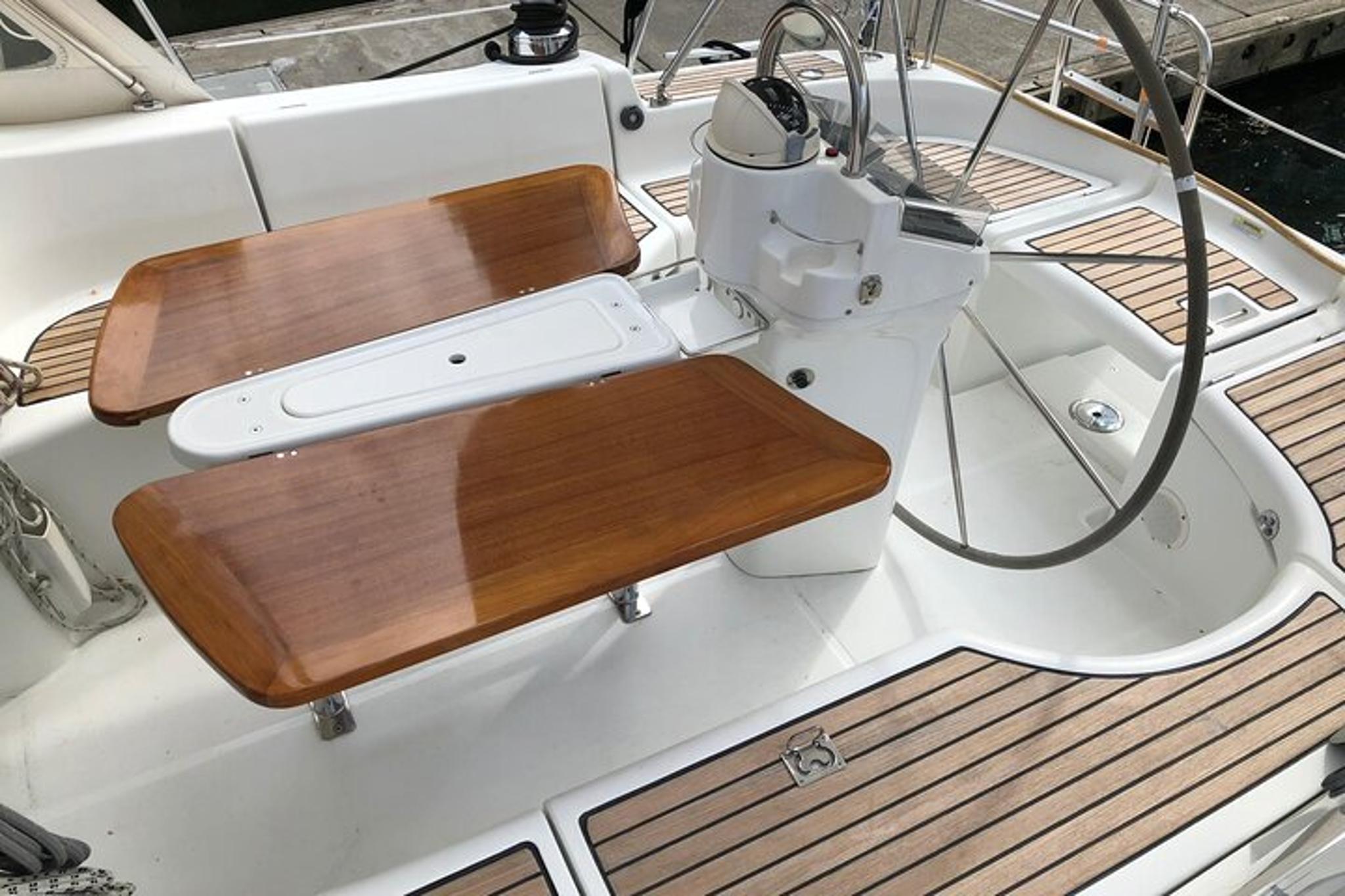 Waikiki Sail and Snorkel Adventure - Image 6