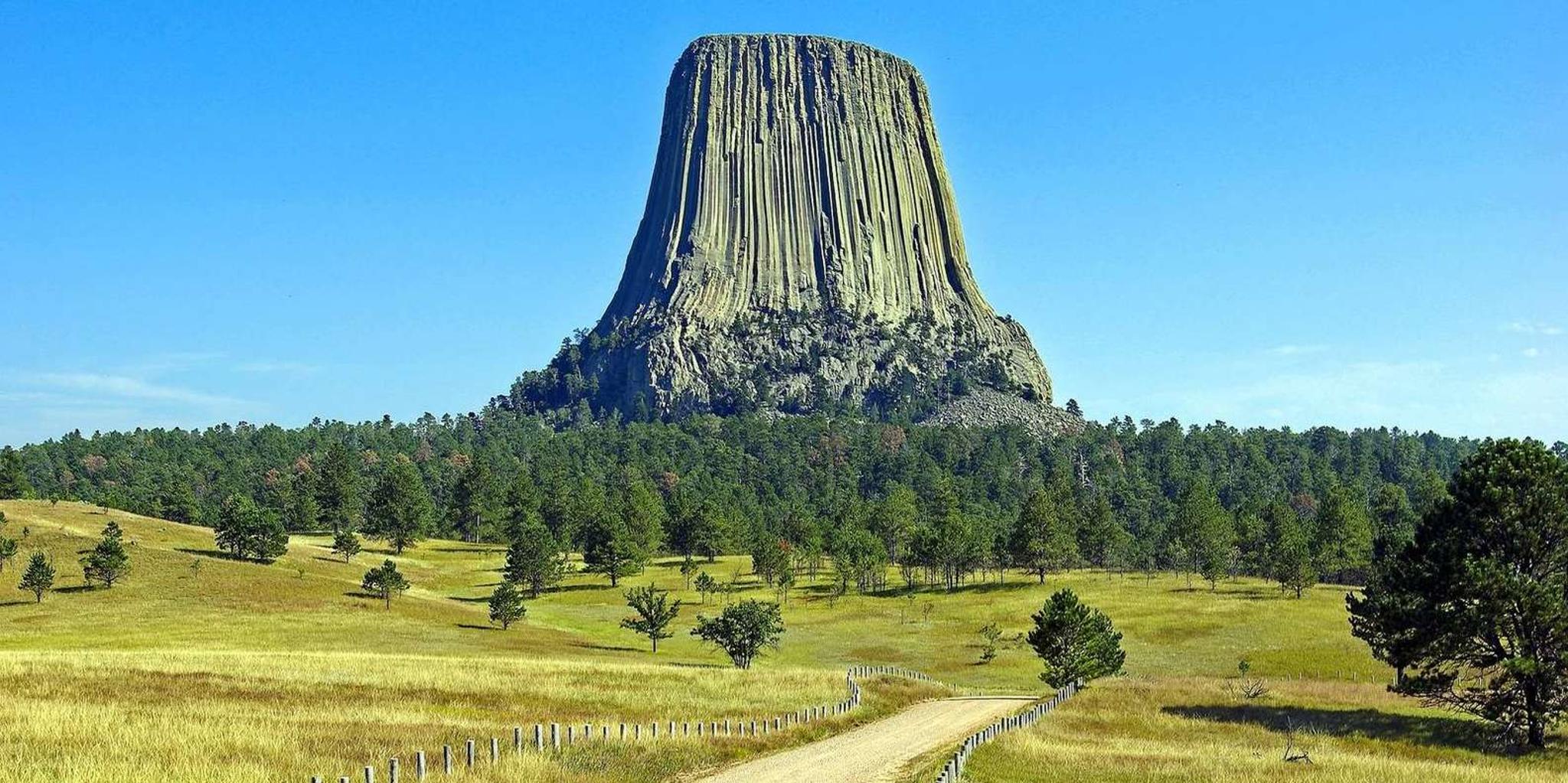 Rapid City Devils Tower Day Trip - Image 1