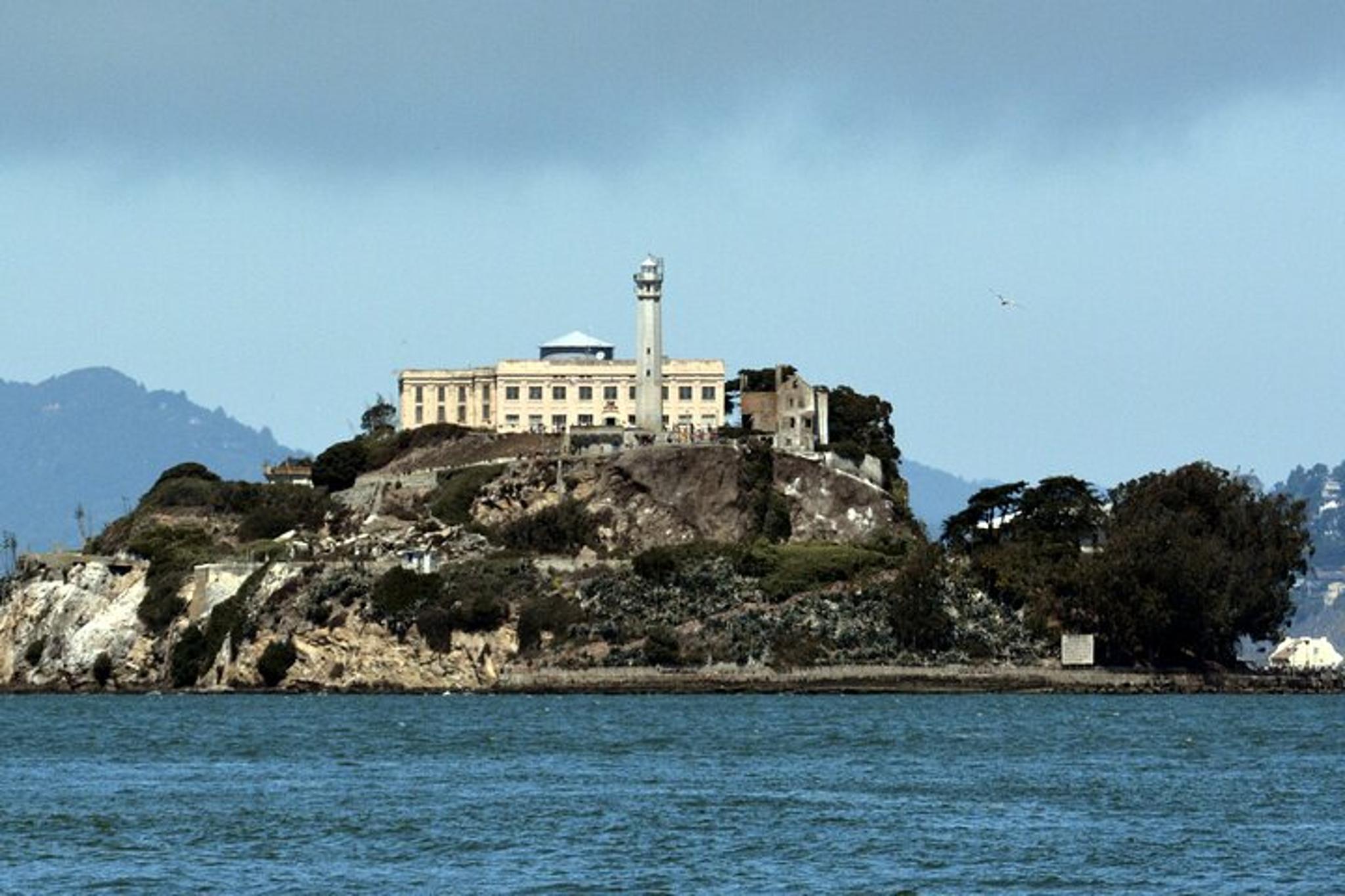 San Francisco Alcatraz Tour and Golden Gate Bike Rental - Image 4