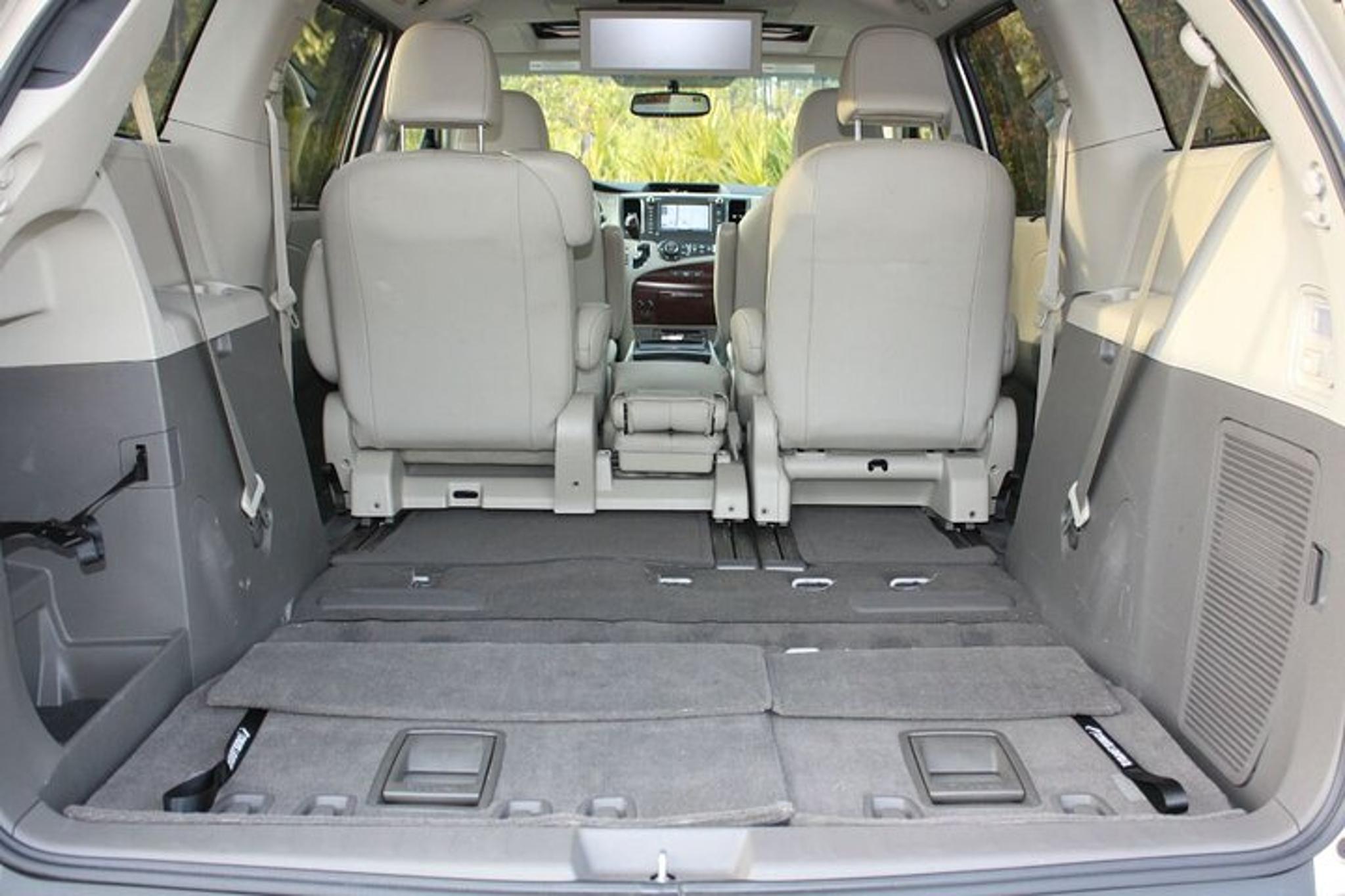 Honolulu Airport & Waikiki Hotels Private Transfer - Image 6