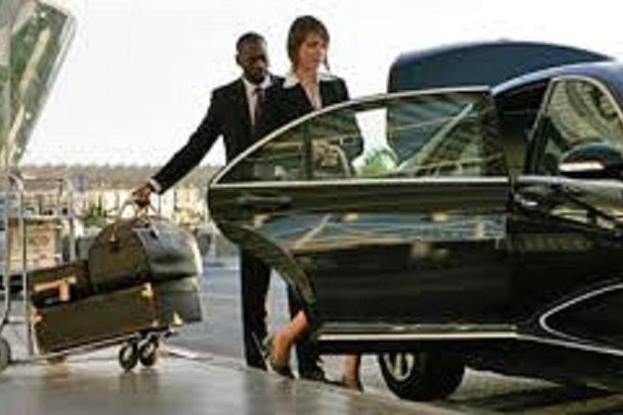 Los Angeles Airport Private Arrival Transfer - Image 2