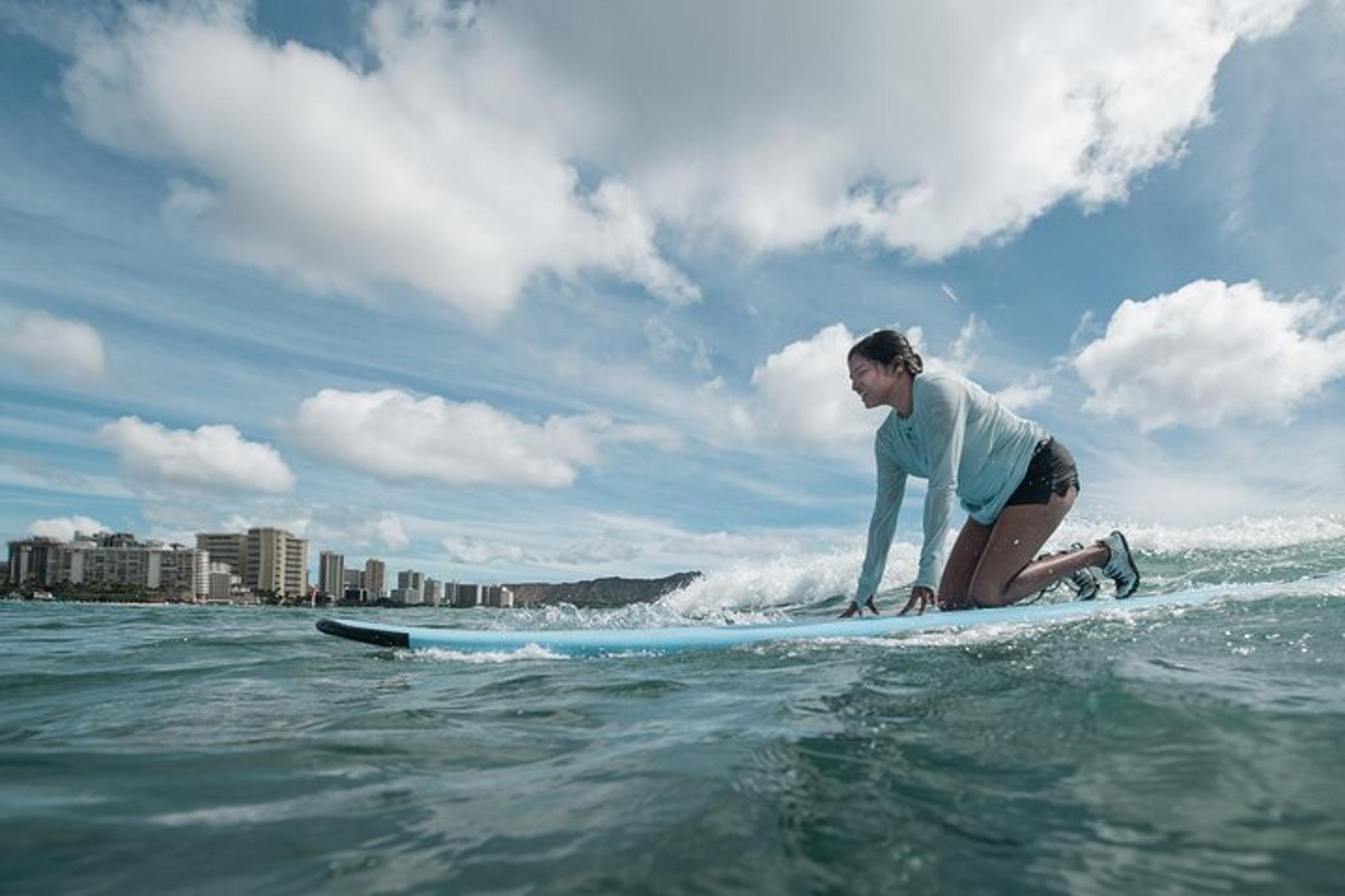 Honolulu Surf Lesson - Image 2