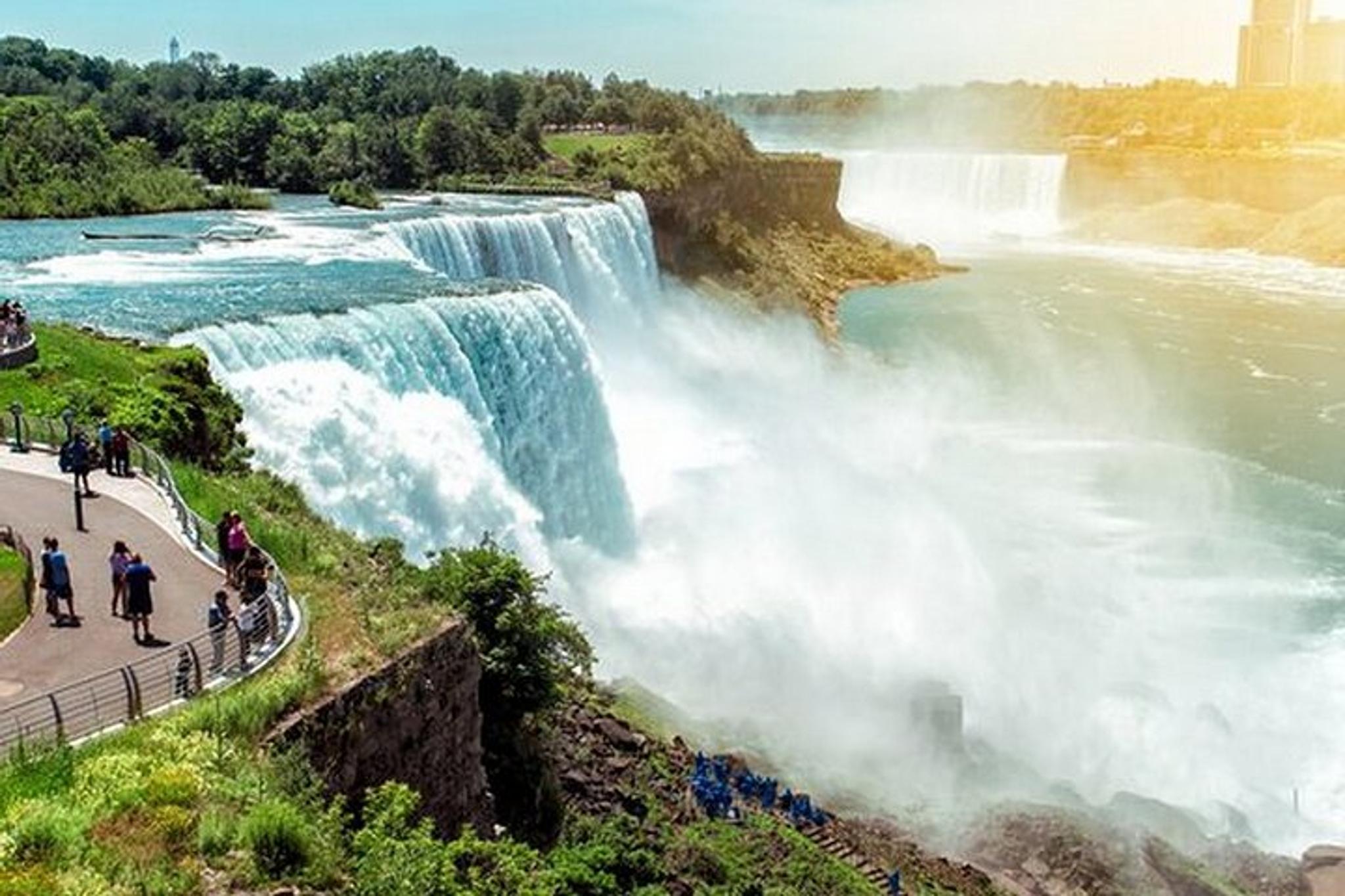 Niagara Falls Train Tour from NYC - Image 3