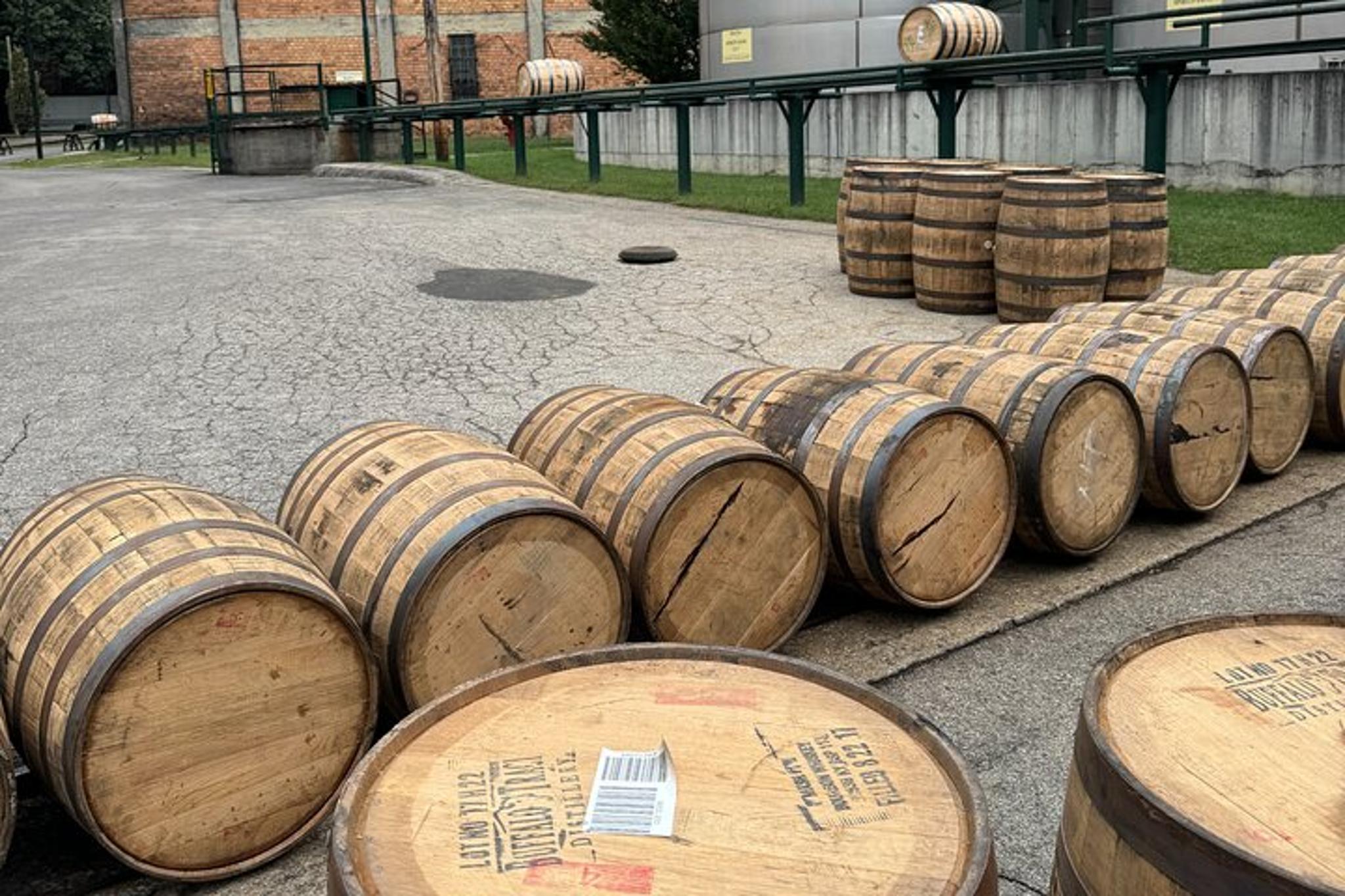 Louisville Bourbon Distillery Tour Full Day - Image 4