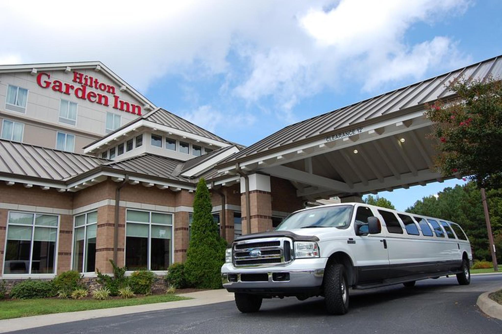 Hampton Roads Limousine Transportation - Image 6