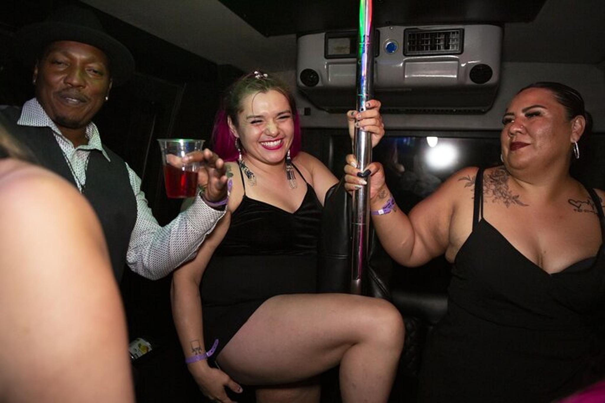 Las Vegas Nightclub Tour by Party Bus - Image 5