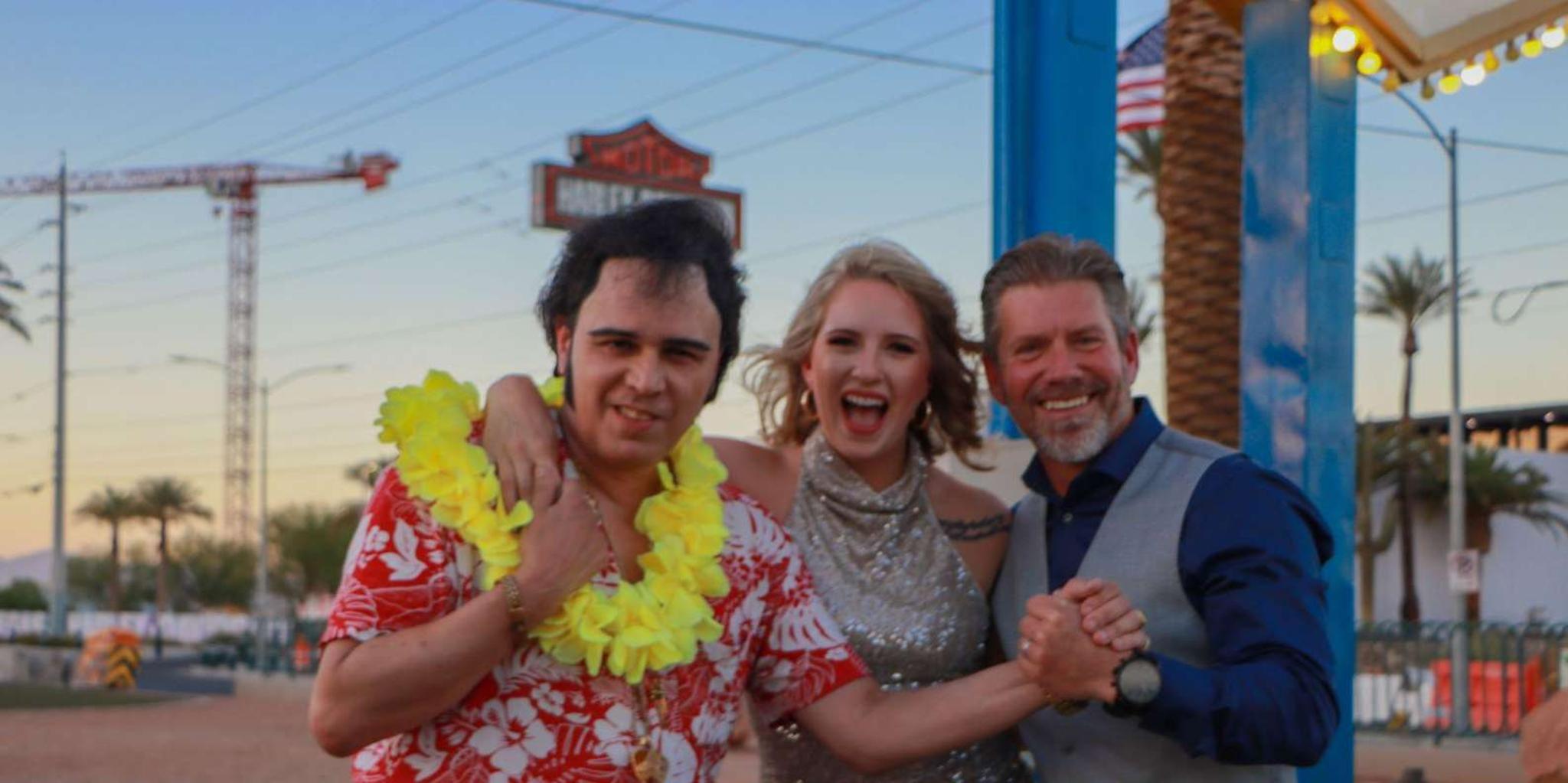 Las Vegas Elvis Wedding Ceremony - Image 5
