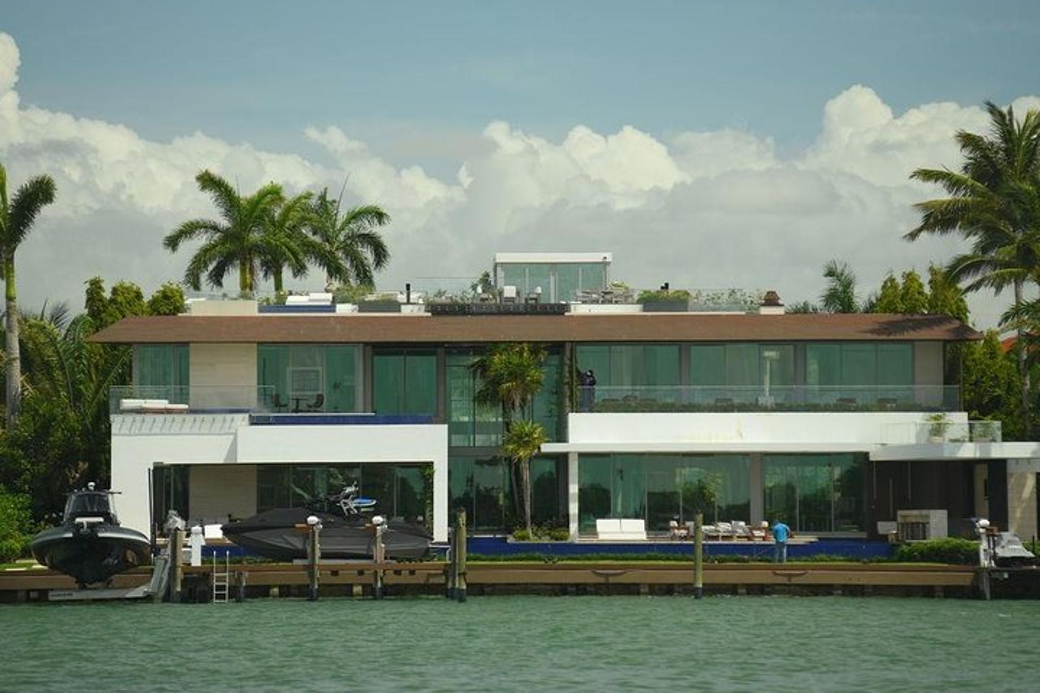 Miami Boat Tour of Millionaire's Row with Hotel Pickup - Image 4