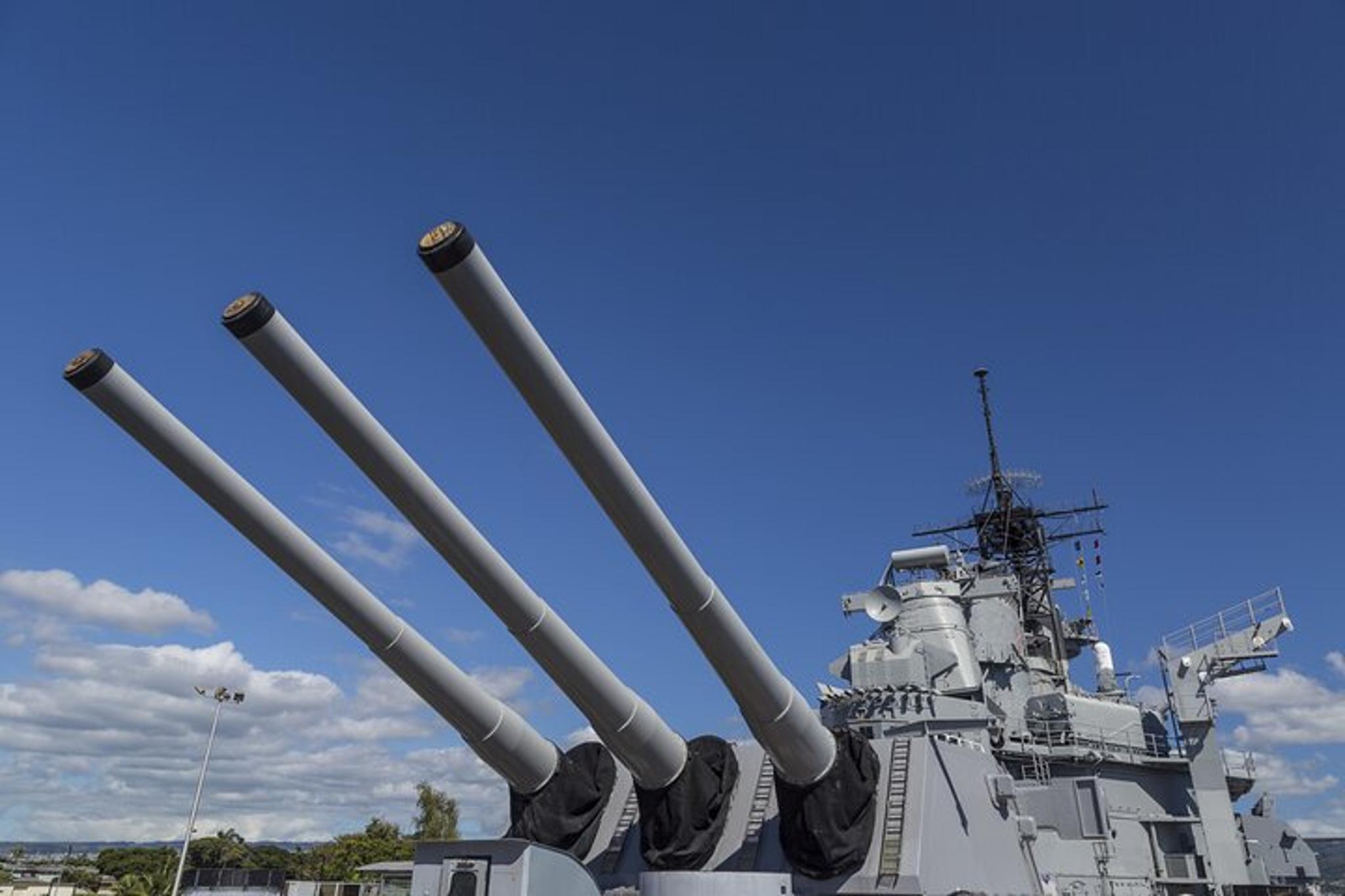 Kauai to Oahu WWII Pearl Harbor Day Trip - Image 3