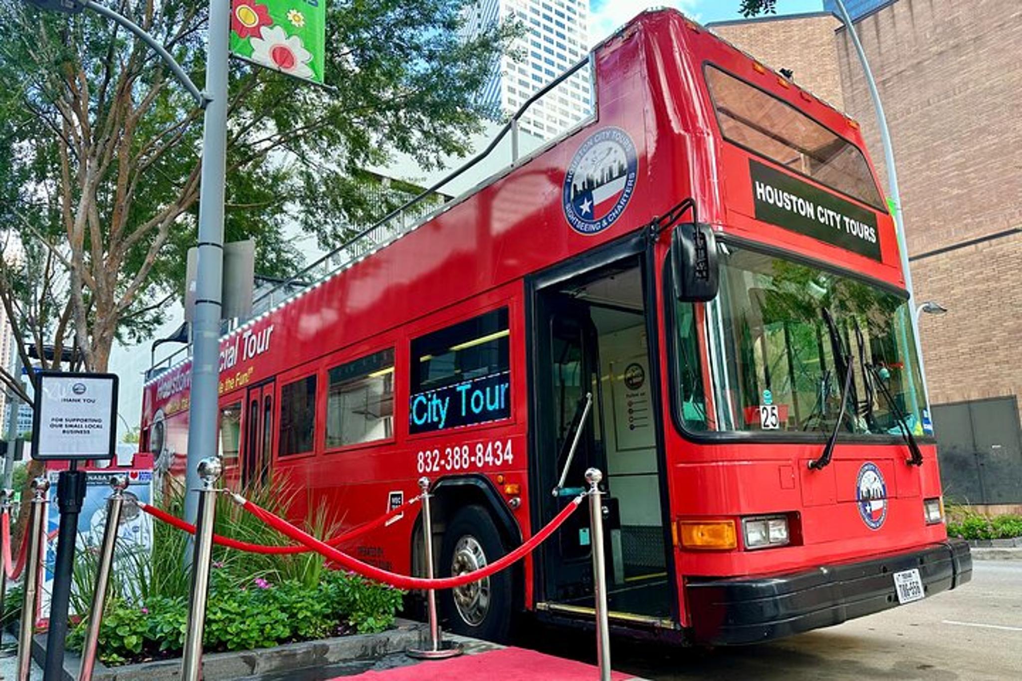 Houston Mural Tour & Butterfly Center 90 Min - Image 1