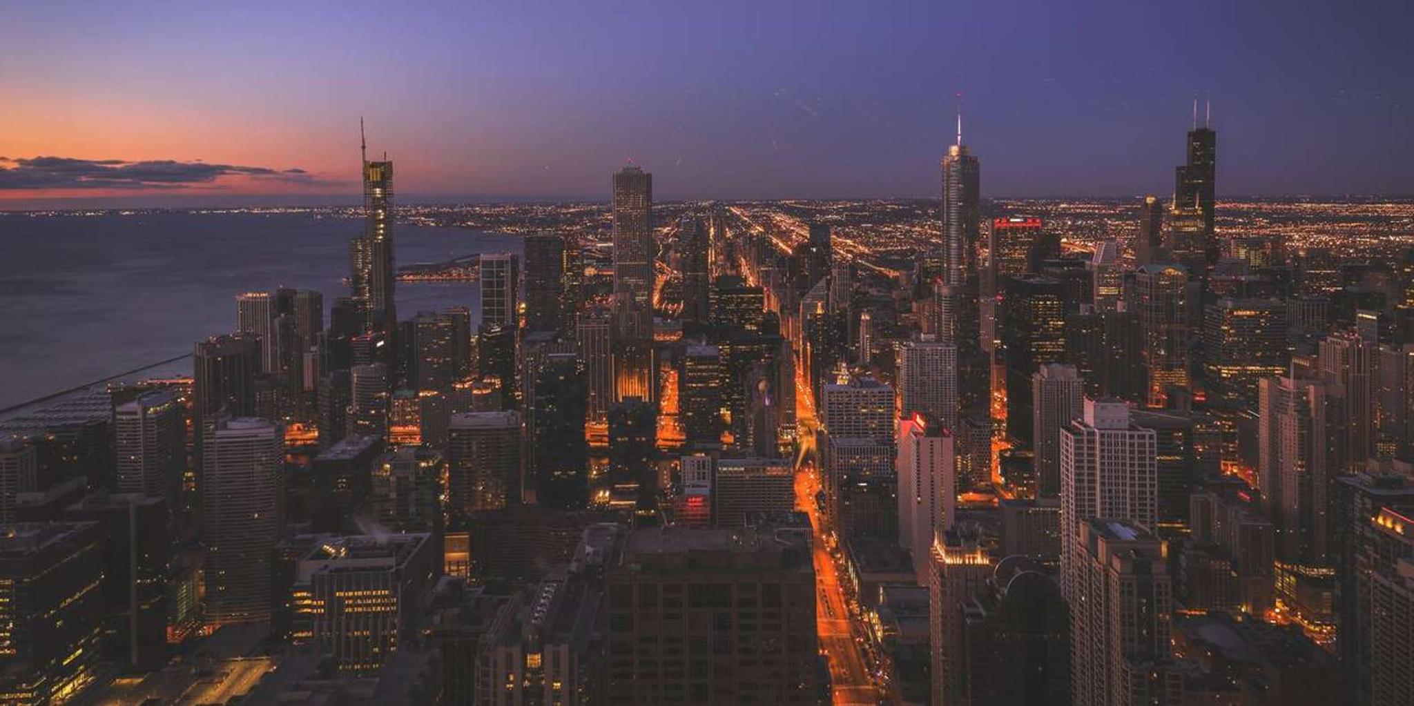 Chicago Night Tour with Skydeck and Skyline Cruise - Image 3