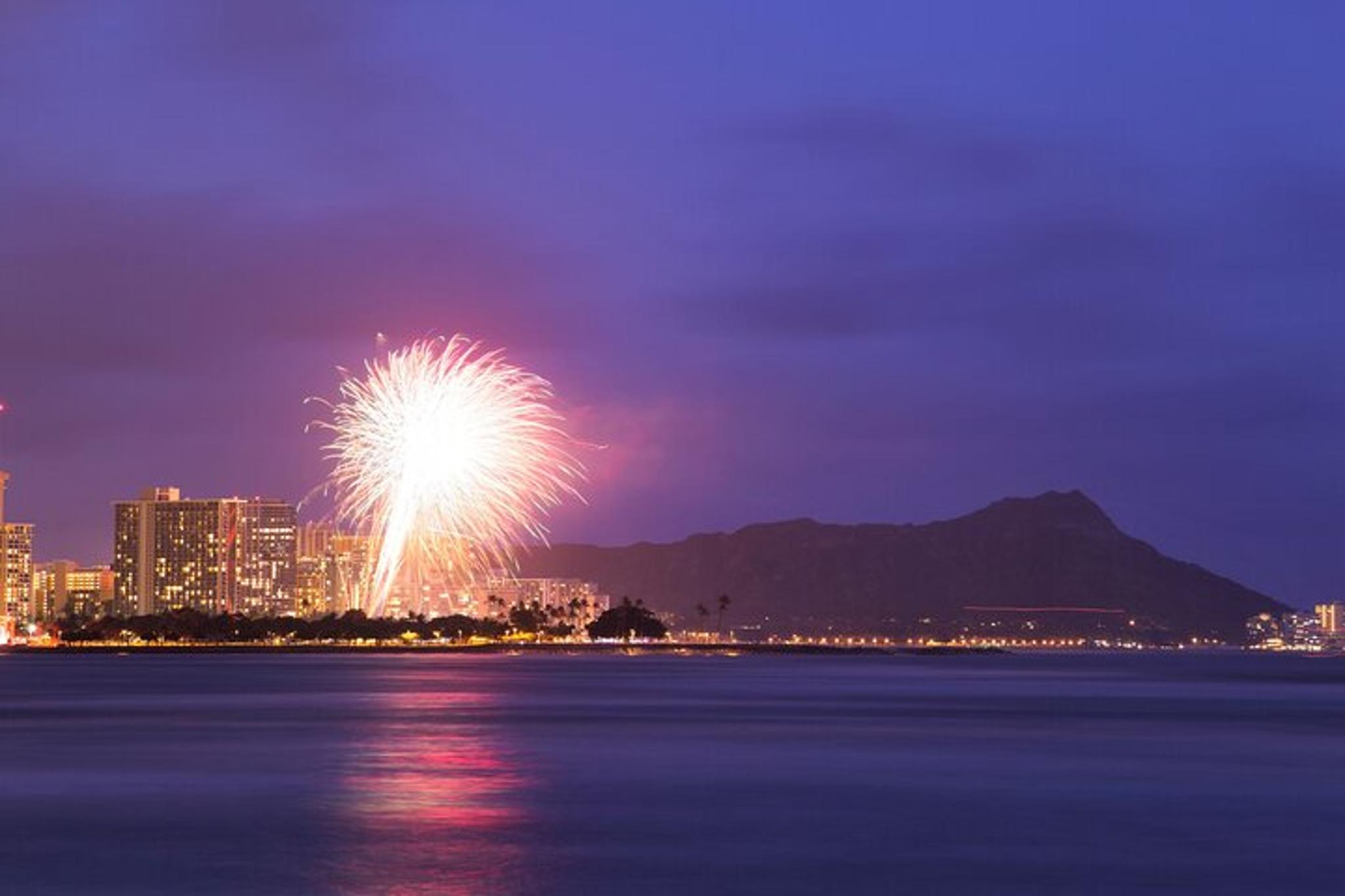 Oahu Fireworks Cruise