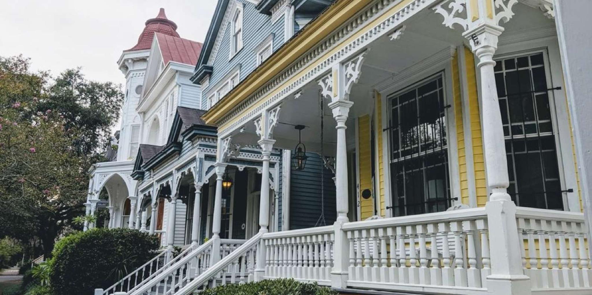 Savannah Private Tour of Historic Districts and Bonaventure - Image 3