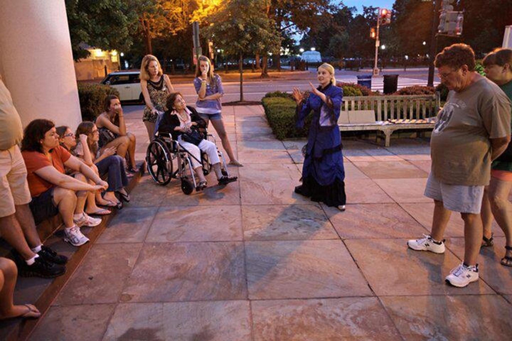 Washington DC Ghost Tour in Lafayette Park