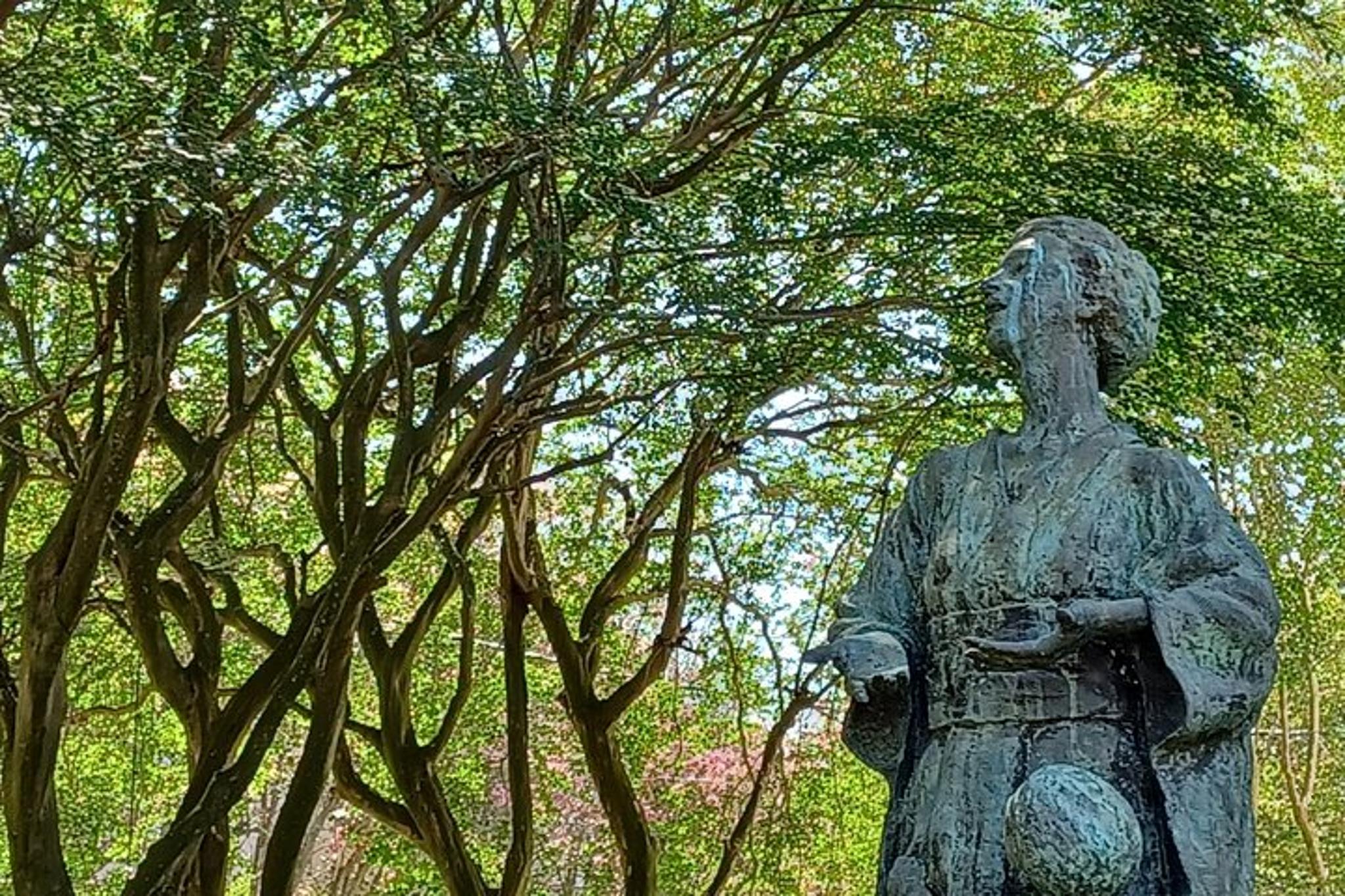 New Orleans Garden District Secrets and Scandals Tour 2 hr