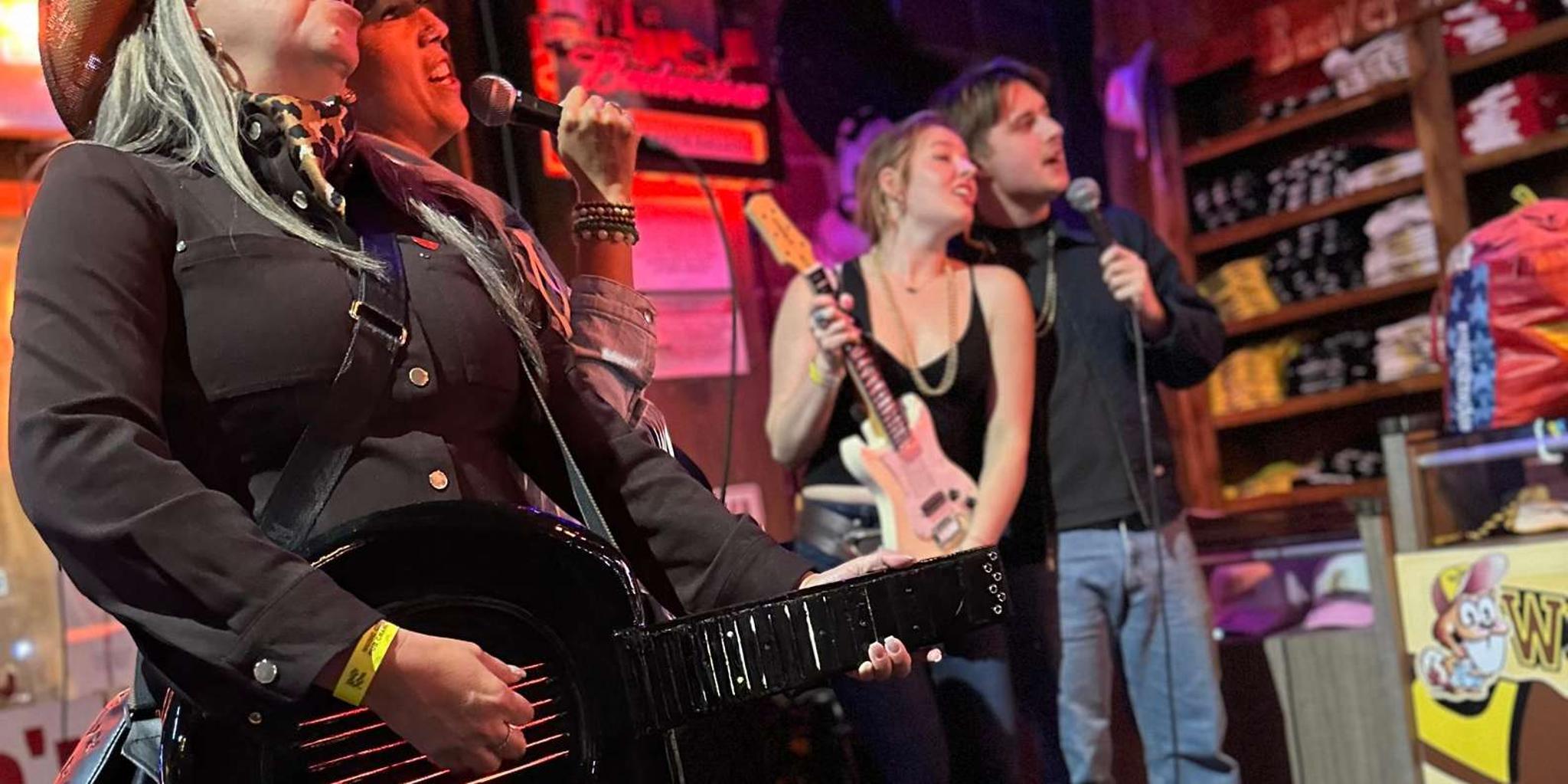 Nashville Pub Crawl Walking Tour - Image 6