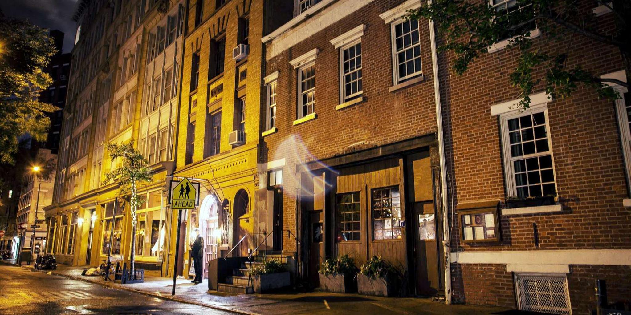 New York City Haunted Pub Crawl - Image 4