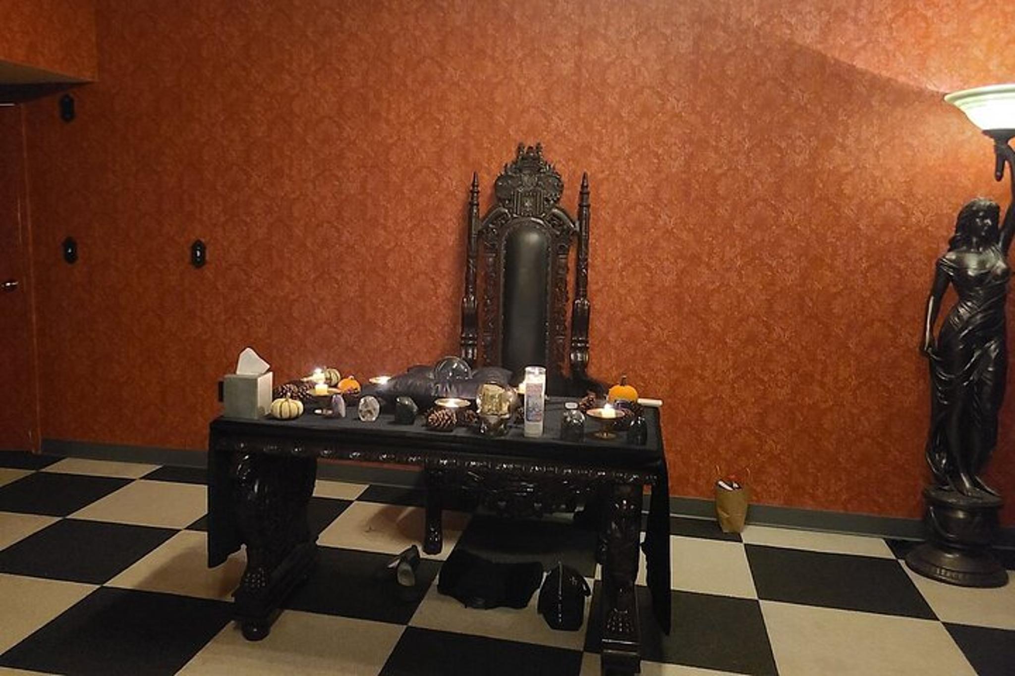 Salem Séance Experience - Image 2