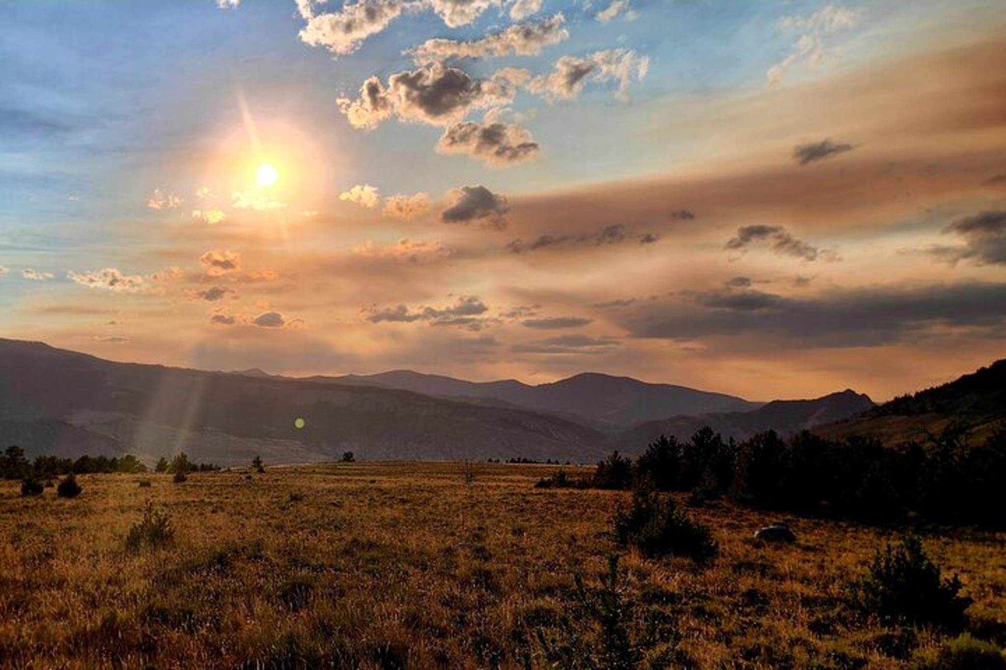 Yellowstone Day Hike - Image 4