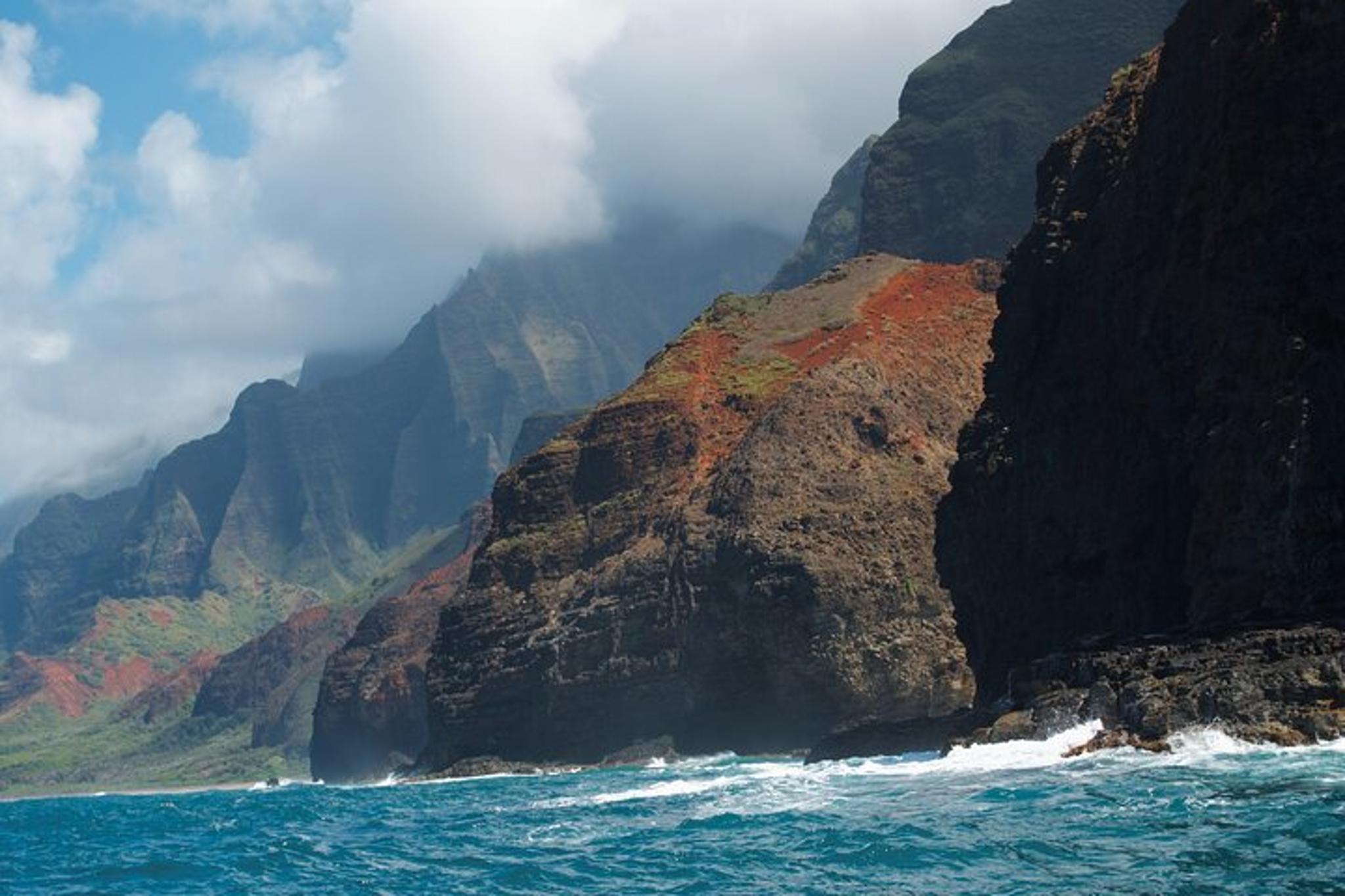 Na Pali Coast Private Boat Tour - Image 5