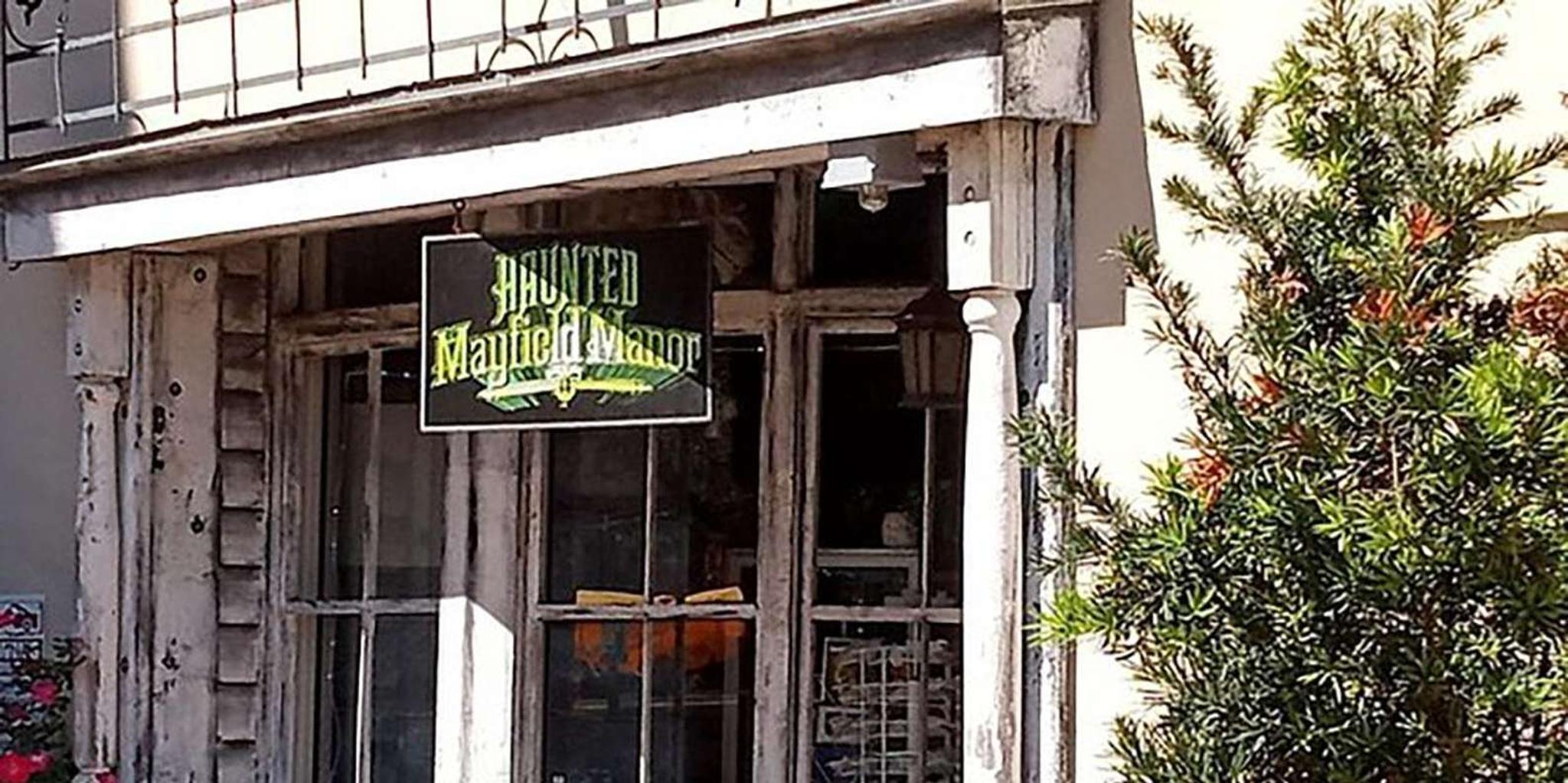 Galveston Haunted Mayfield Manor Tour - Image 4