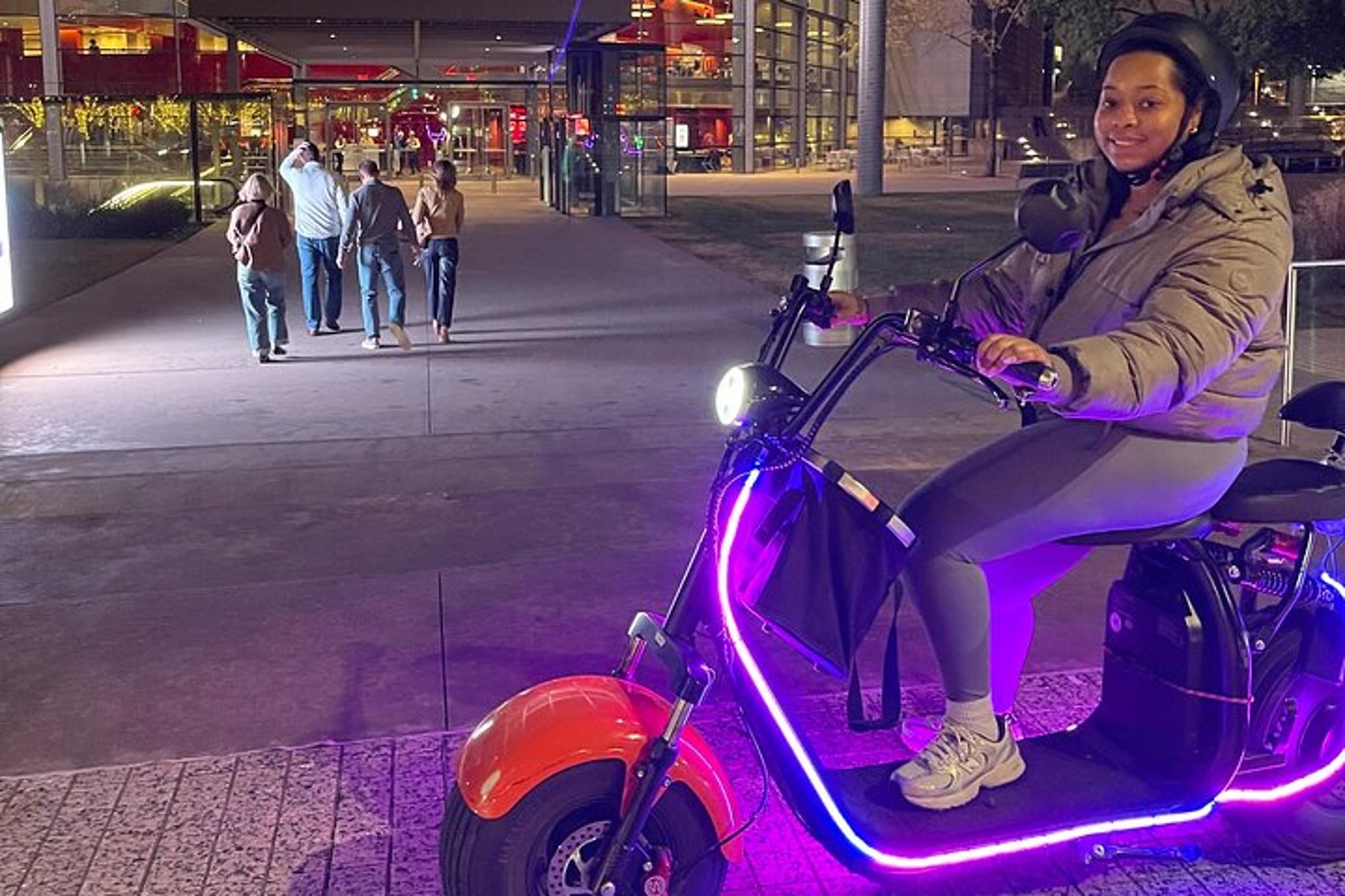 Dallas Night Sightseeing E-Scooter Tour 2 hr - Image 5
