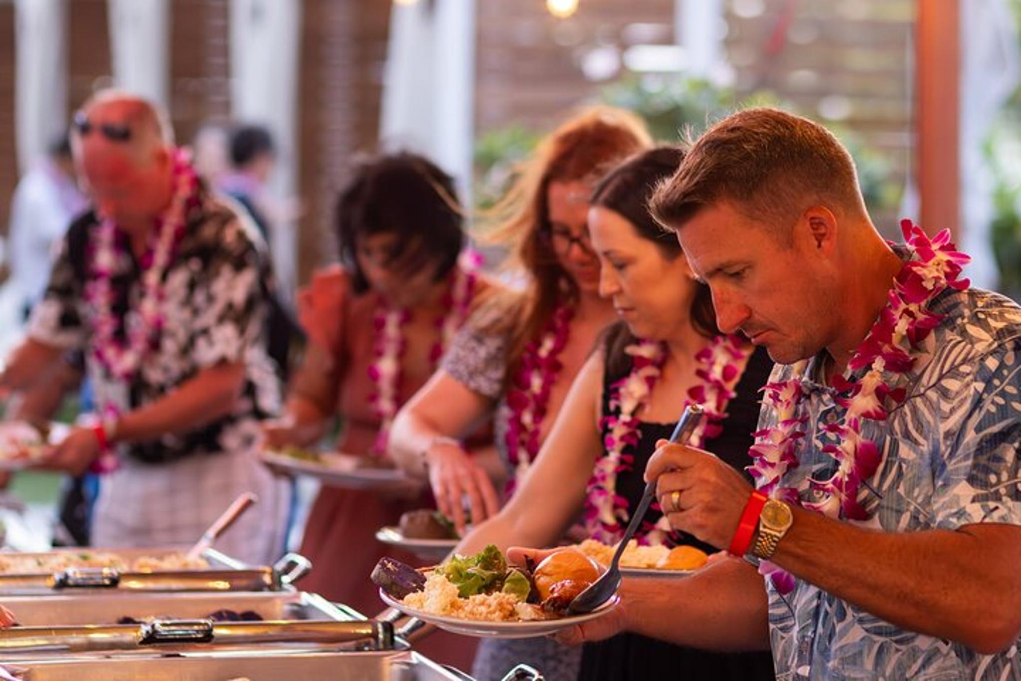 Waikiki Luau at Waikiki Beach Marriott - Image 6