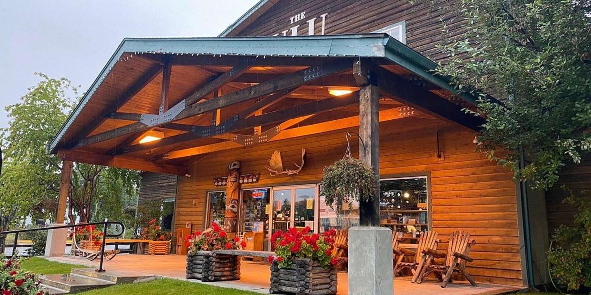 Anchorage City Tour with Smoked Salmon & Reindeer Sausage - Image 6