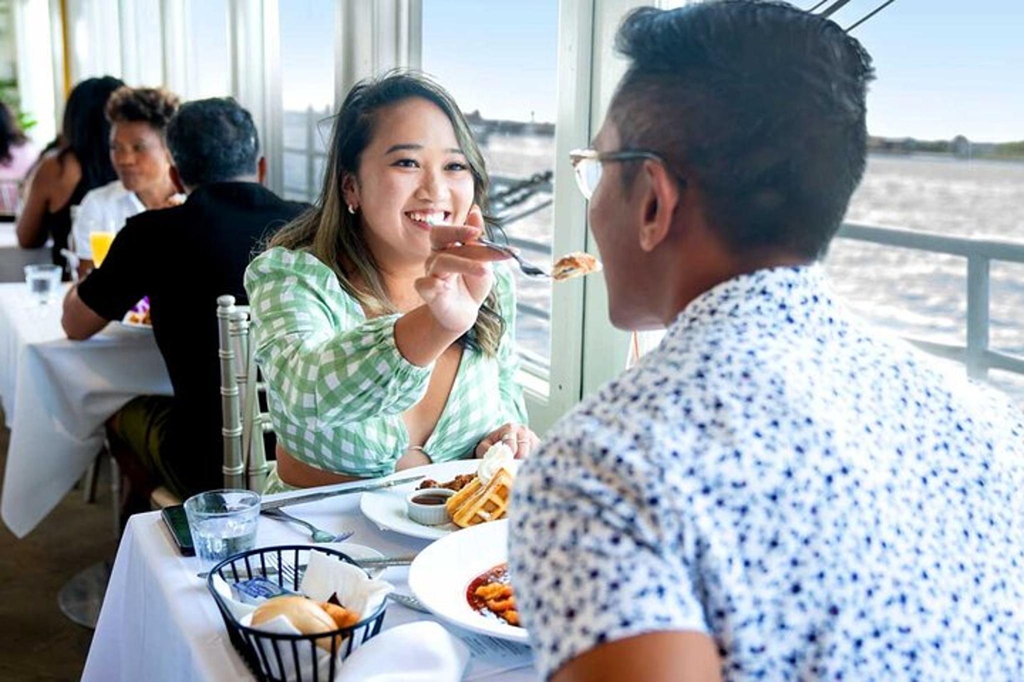 NYC Brunch Cruise with Iconic Views 2 hr - Image 5
