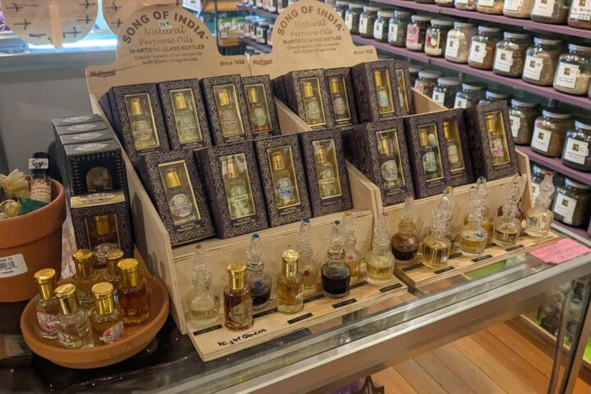 Salem Witch Tour with Broom Making Workshop - Image 2