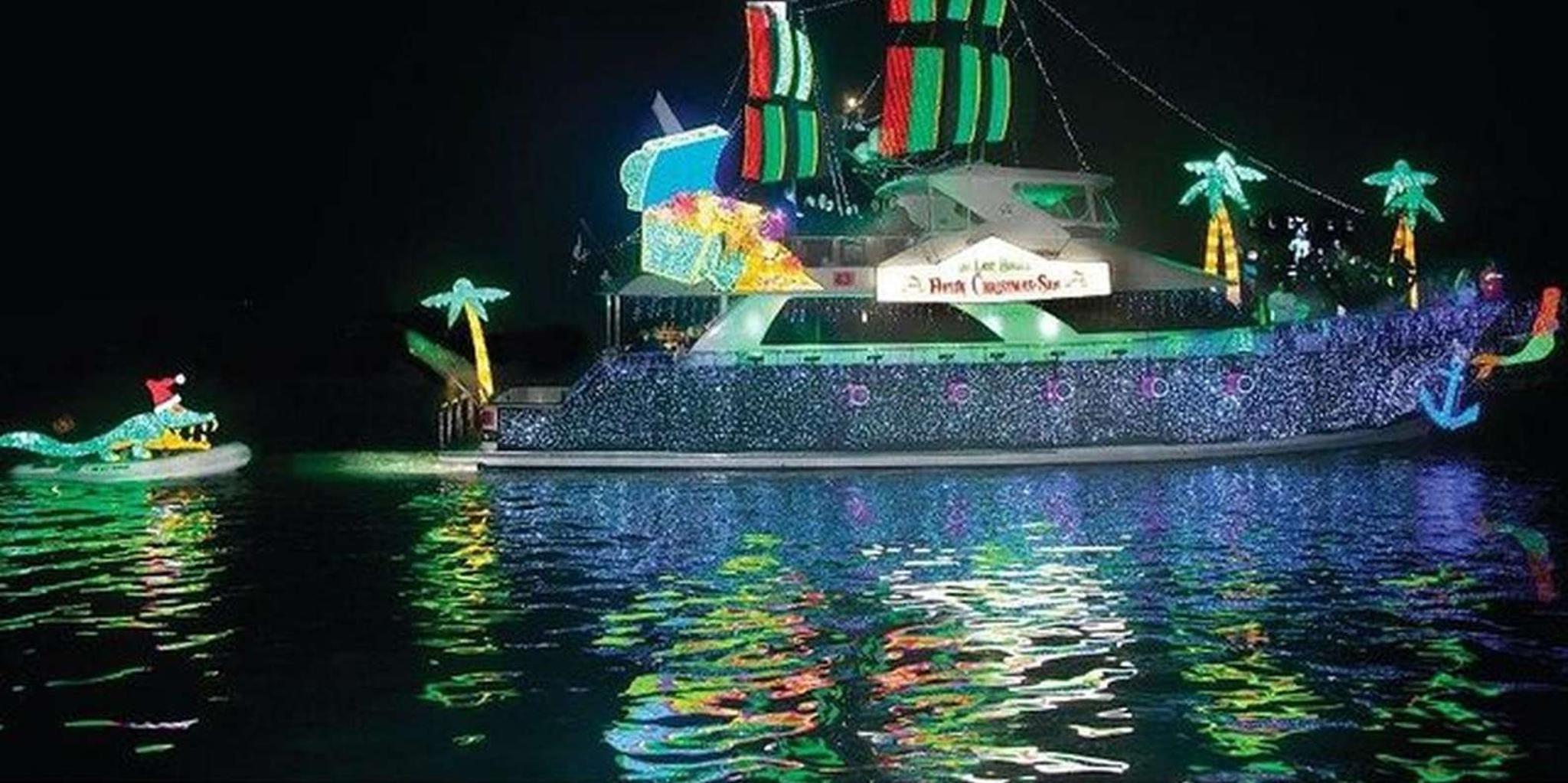 Newport Beach Holiday Lights Cruise - Image 4