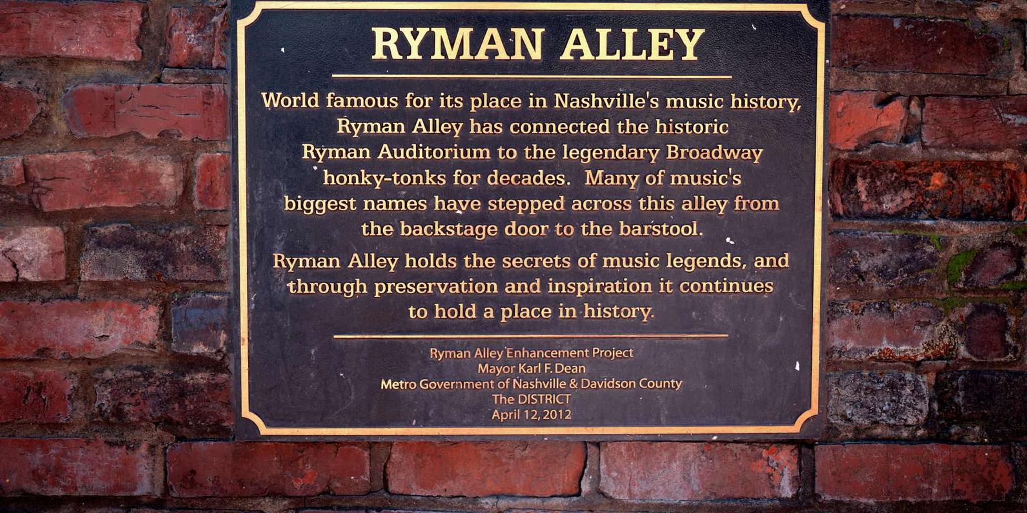 Nashville Walking Sightseeing and Pub Crawl - Image 3