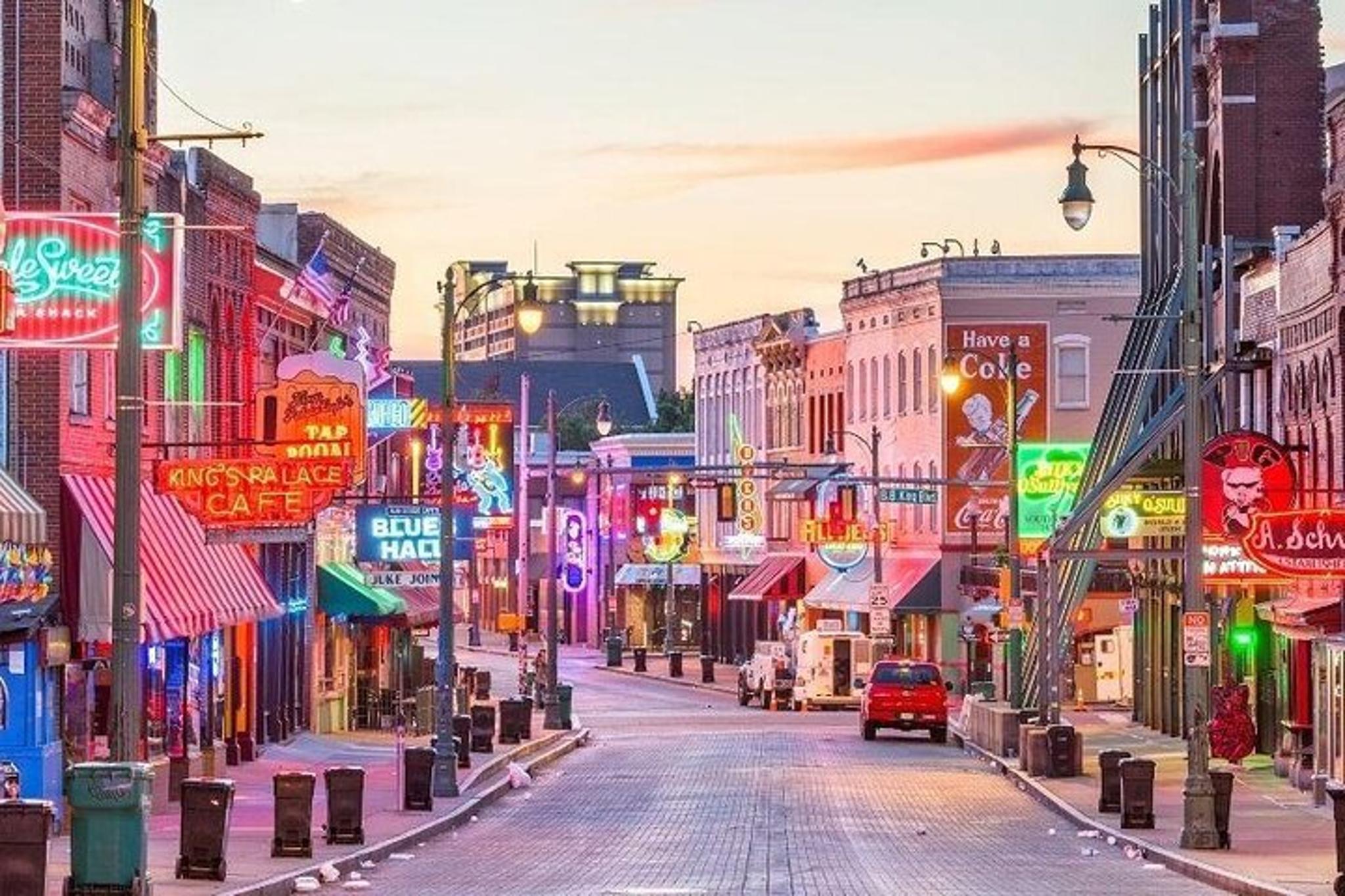 Memphis Elvis Experience Tour with Graceland Tickets - Image 1