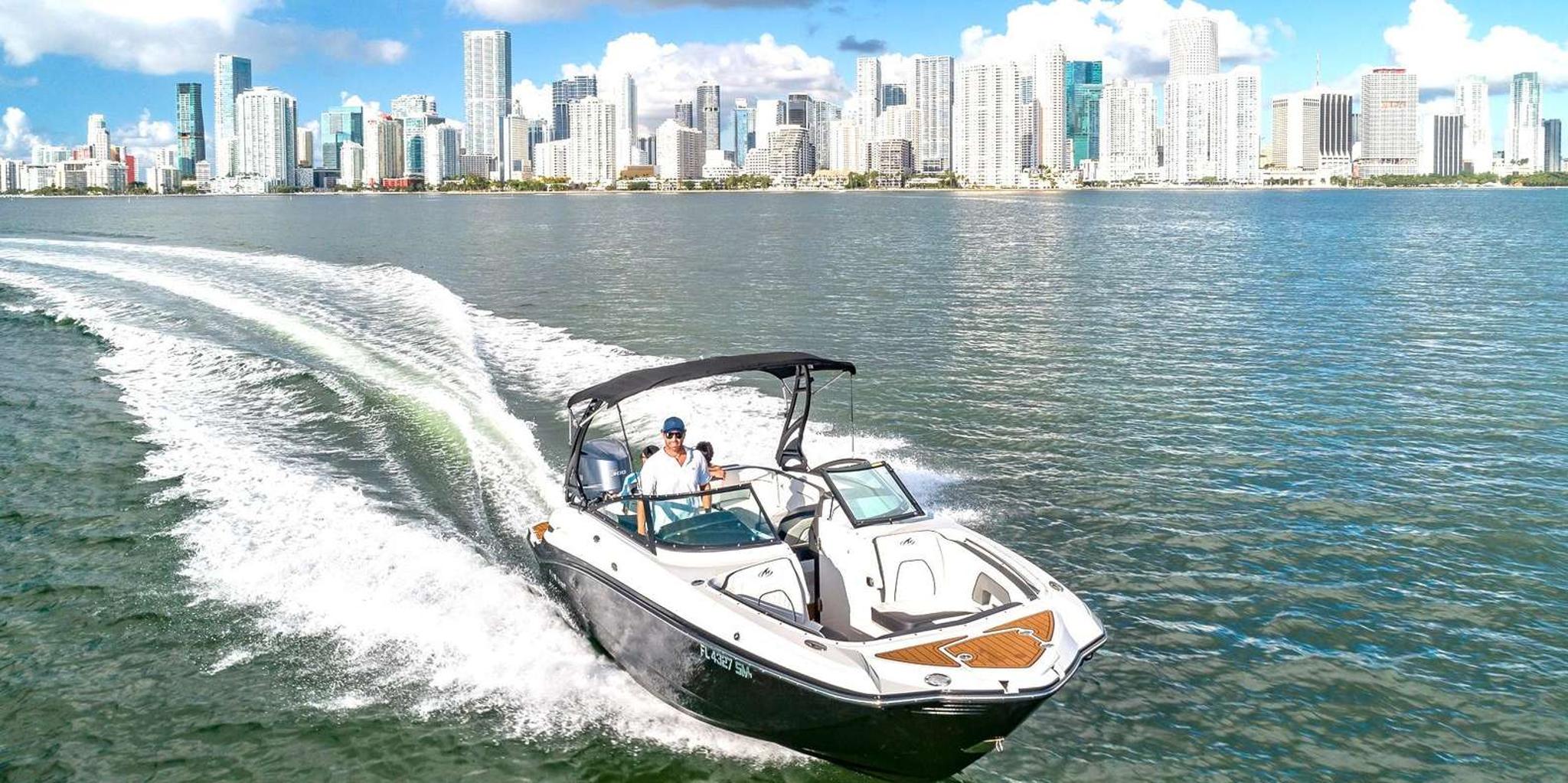 Miami Skyline Boat Tour - Image 4