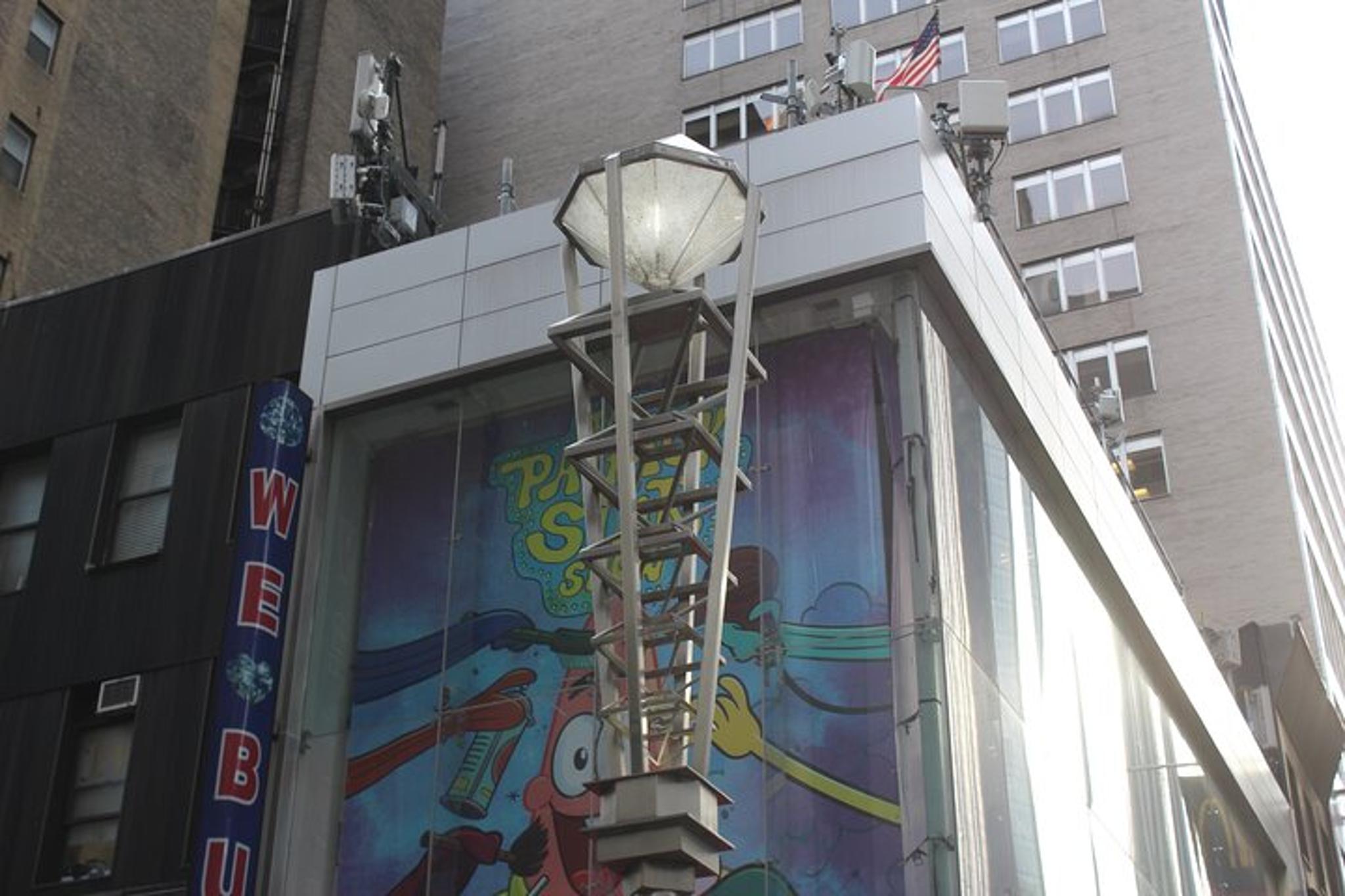 New York City Walking Tour of 42nd Street - Image 4