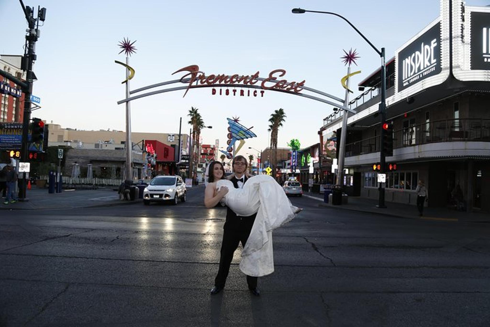 Las Vegas Vintage Walking Photo Tour - Image 4